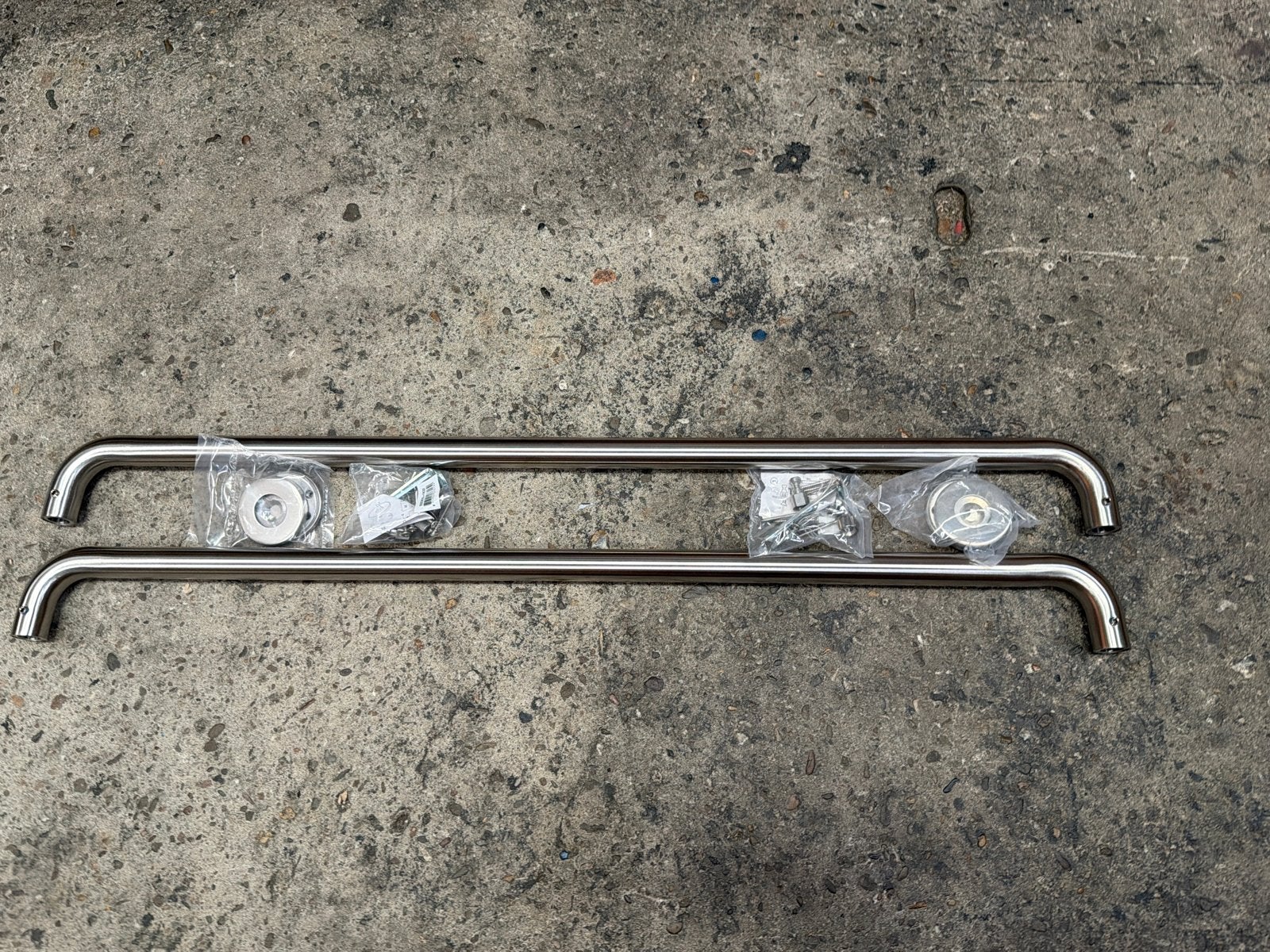 RVS Handgrepen voor deuren of douche, Antiek en Kunst, Antiek | Woonaccessoires, Ophalen of Verzenden