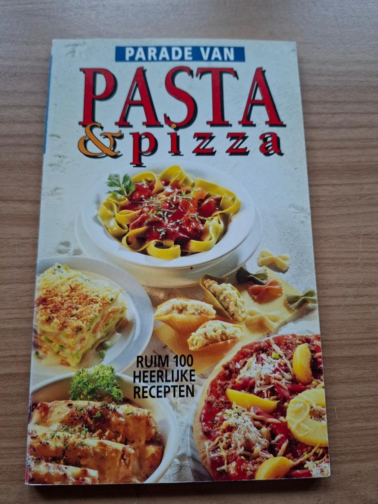 De parade van pasta en pizza., Ophalen of Verzenden, Zo goed als nieuw, Italië