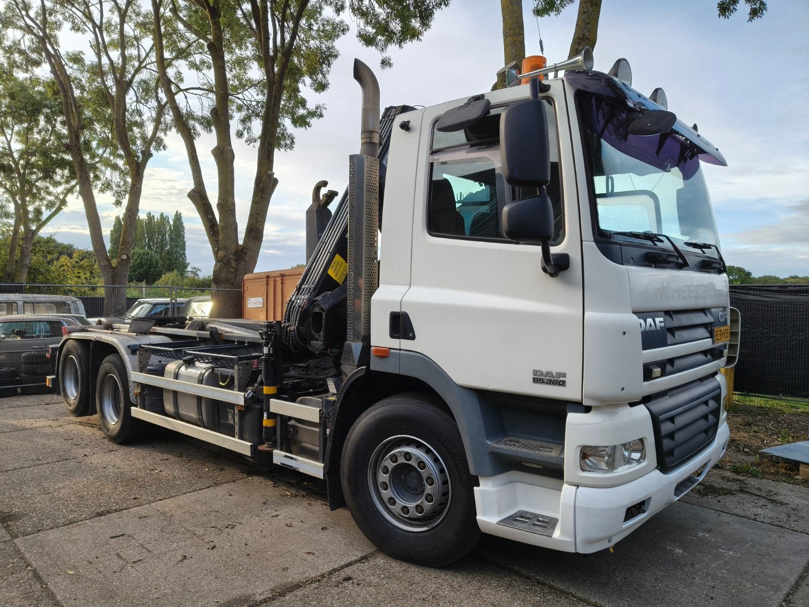 Daf cf 85/360  bj 2011  apk 16-6-27  haakarm vdl. kraan hiab, Automaat, Euro 5, Wit, Bedrijf