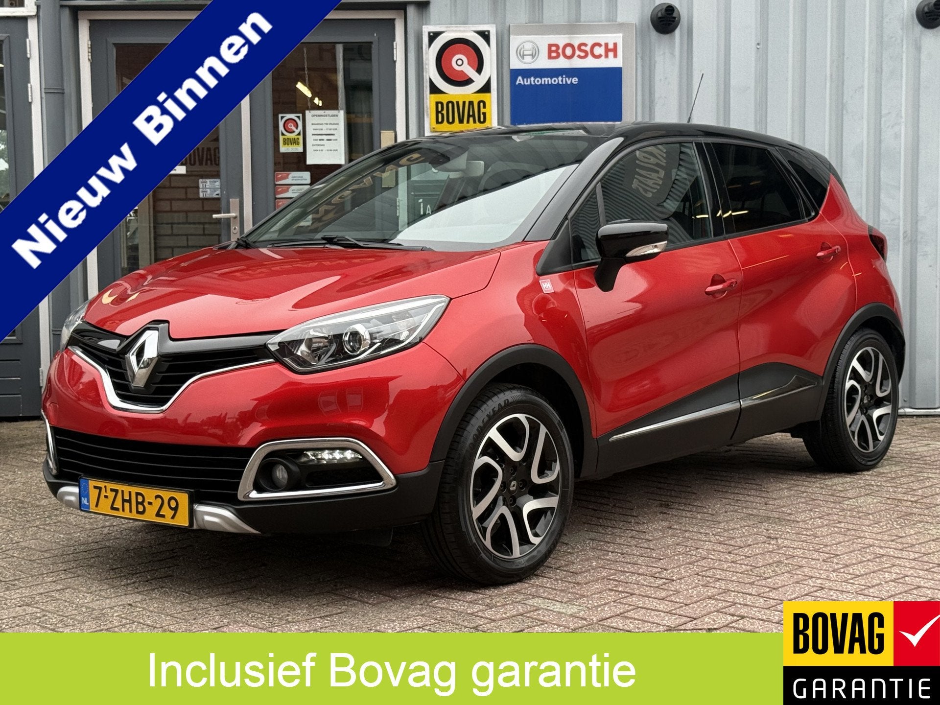 Renault Captur 0.9 TCe Helly Hansen | TREKHAAK | CAMERA | NA, Auto's, Voorwielaandrijving, Gebruikt, Zwart, Verwarmde buitenspiegels