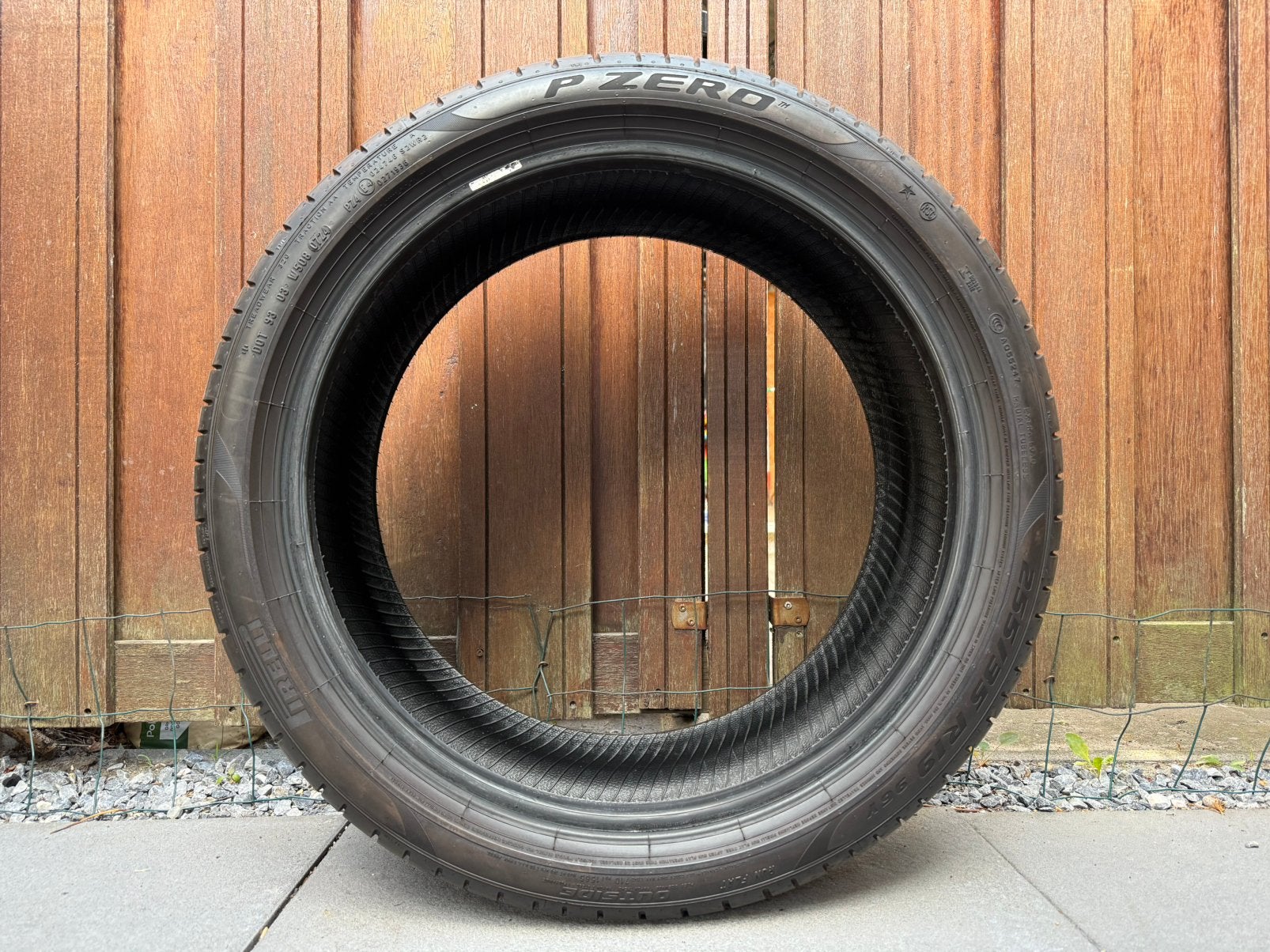 Pirelli P Zero (PZ4) Runflat 255/35 R19 (*) | 5.2mm | 2024, Gebruikt, 255 mm, Band(en), Personenwagen
