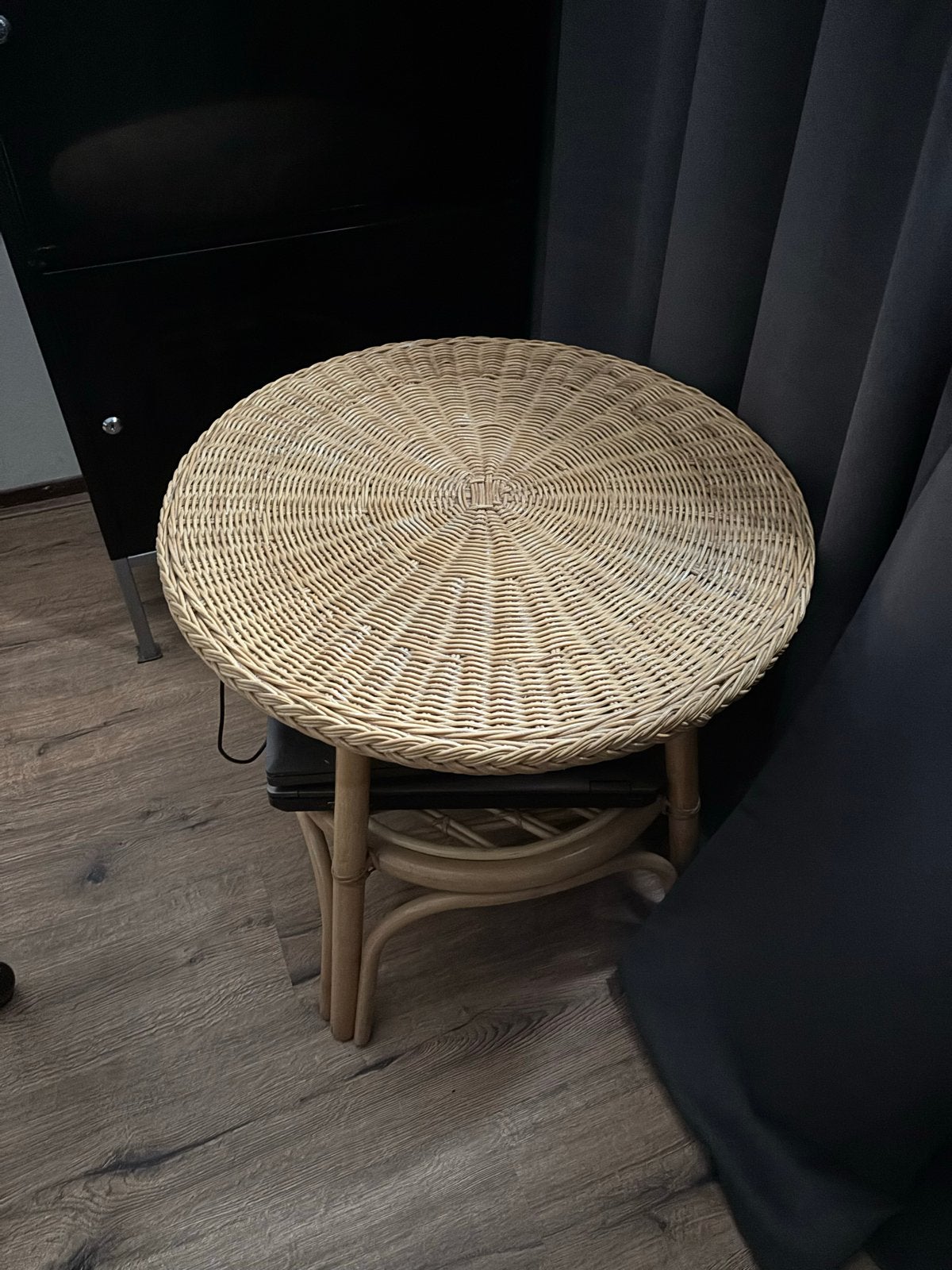 Rotan bijzettafel - Rond - 57 x 53 H, Huis en Inrichting, Minder dan 55 cm, Gebruikt, Rond, Hout