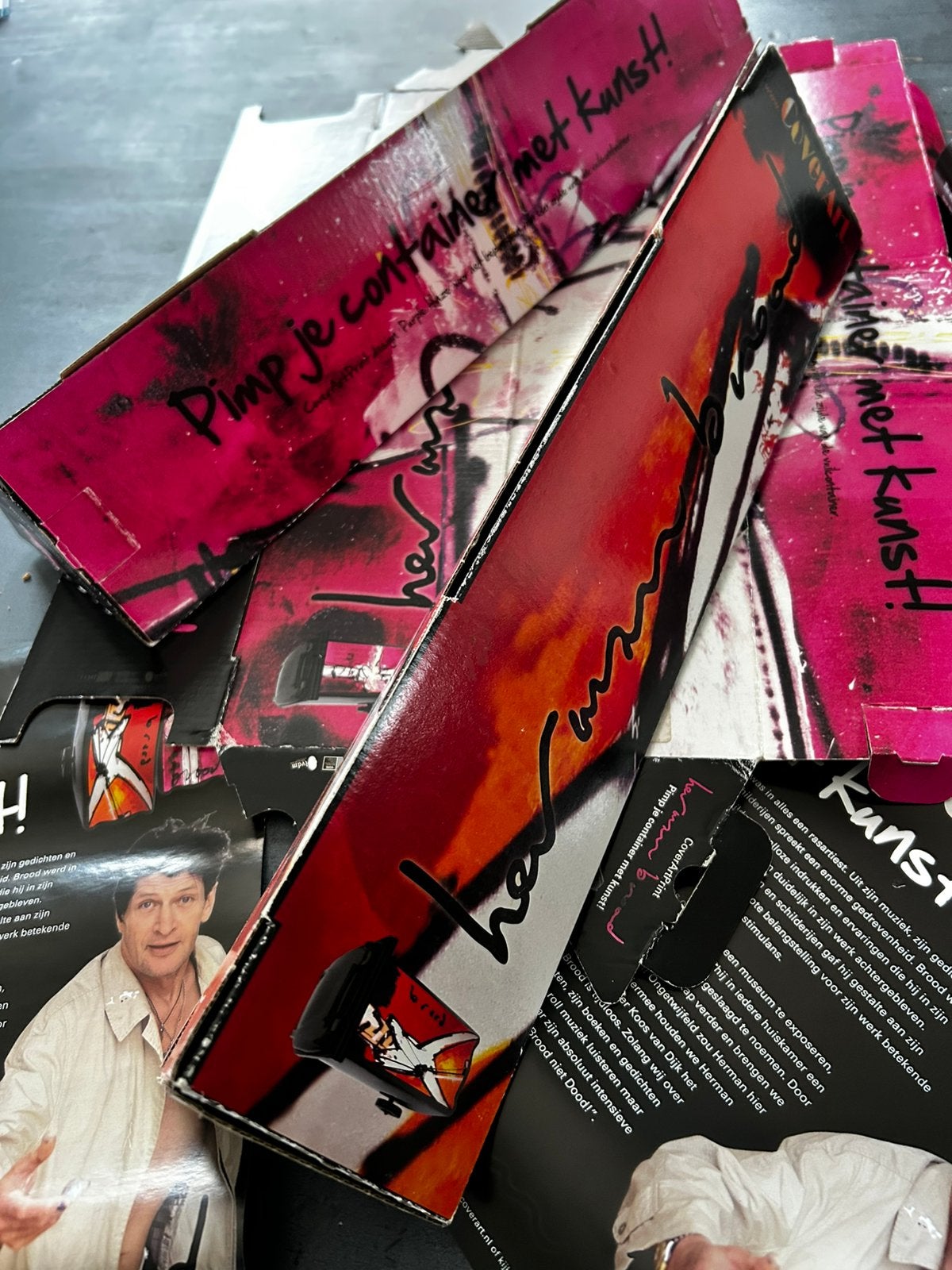 Herman brood verpakkingsdozen voor containerstikkers, Ophalen of Verzenden, Zo goed als nieuw, Poster, Artwork of Schilderij