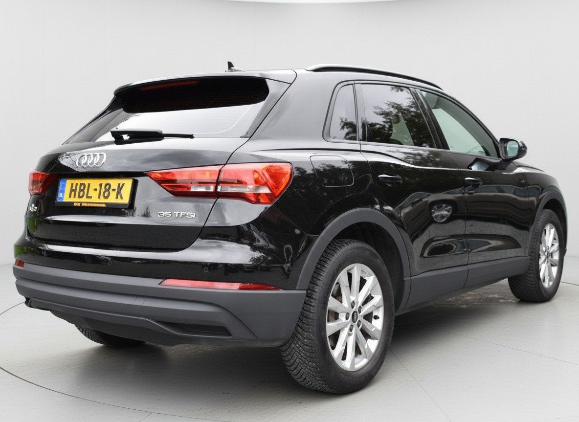 Audi Q3 35TFSI 150PK S-TRONIC PRO LINE VIRTUAL/PDC/NAVI, Auto's, 15 km/l, 4 cilinders, 1505 kg, Zwart