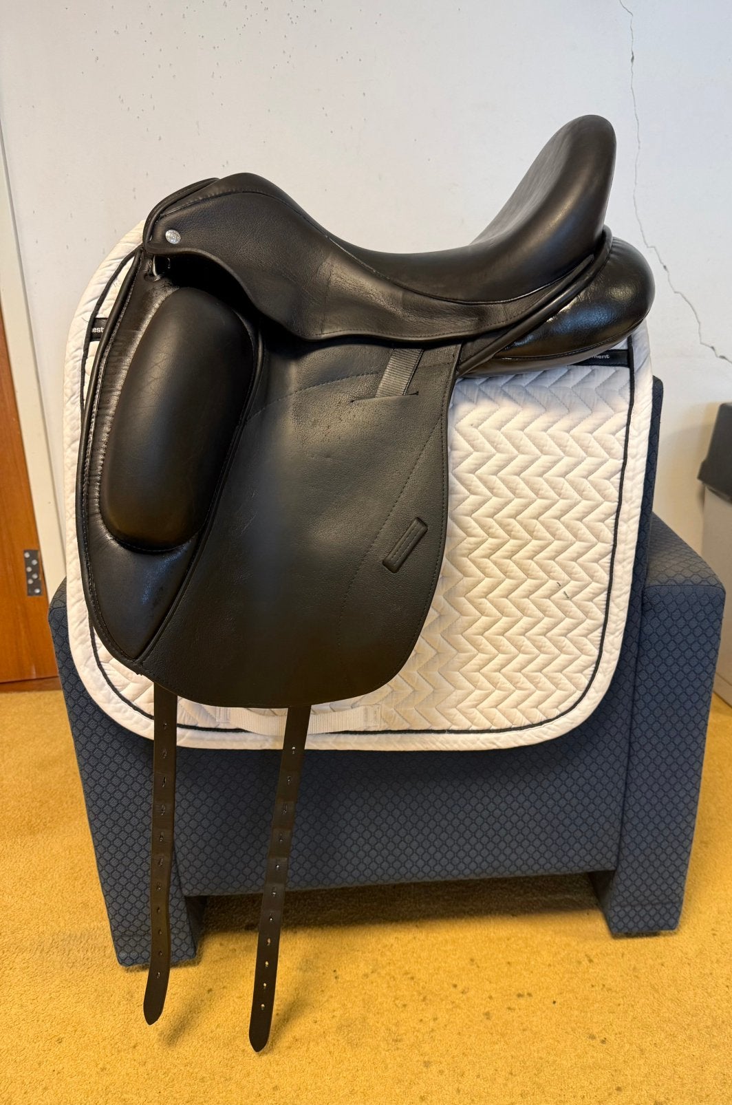 CUSTOM Icon Flight 17,5” WINTEC Isabell 16,5” CROWN Linx 17”, Dieren en Toebehoren, Kniewrongen, Dressuur, Wintec, Ophalen of Verzenden