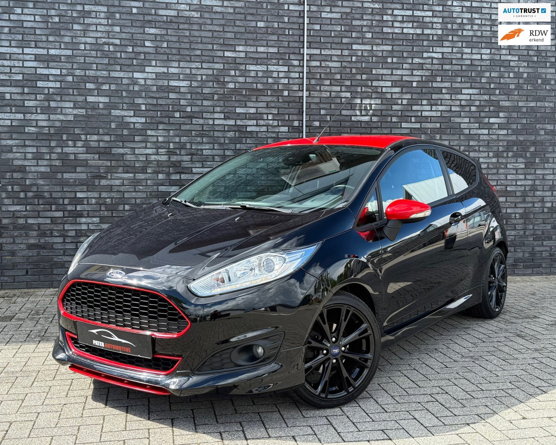 Ford Fiesta 1.0 140pk Black Edition Nwe Distr|17''|STV|Navi|, Auto's, Ford, Voorwielaandrijving, Stof, Gebruikt, Met garantie (alle)