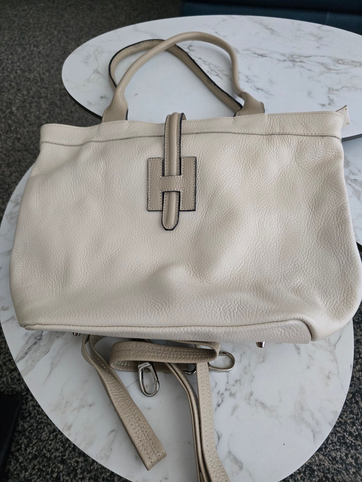 nieuwe gehamerd leren handgemaakte tas ecru met beige accent, Ophalen of Verzenden, Nieuw