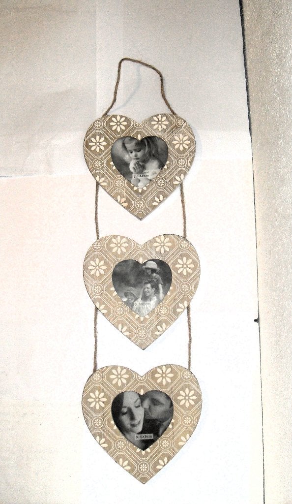 3 houten fotolijstjes aan touw / hartjes fotolijst / hart, Ophalen of Verzenden, Zo goed als nieuw