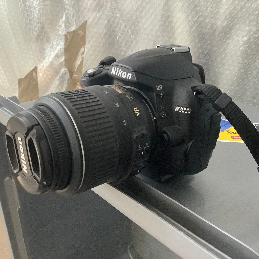 nikon d3000 met dx 18-55 mm lens, Ophalen, Zo goed als nieuw, Spiegelreflex, Nikon