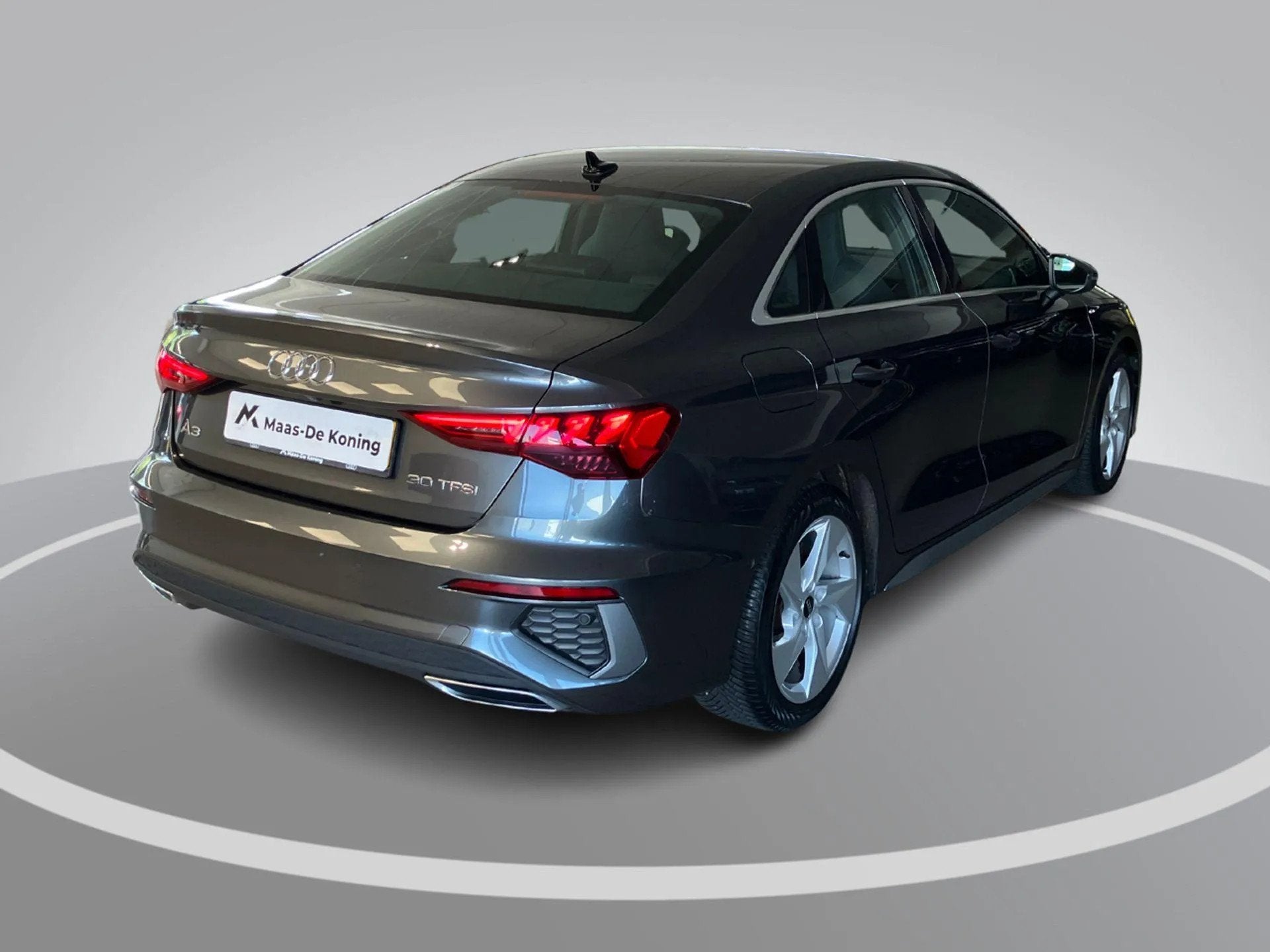 Audi A3 Limousine 30 TFSI/110PK S edition (bj 2023), Gebruikt, 680 kg, Origineel Nederlands, Bedrijf