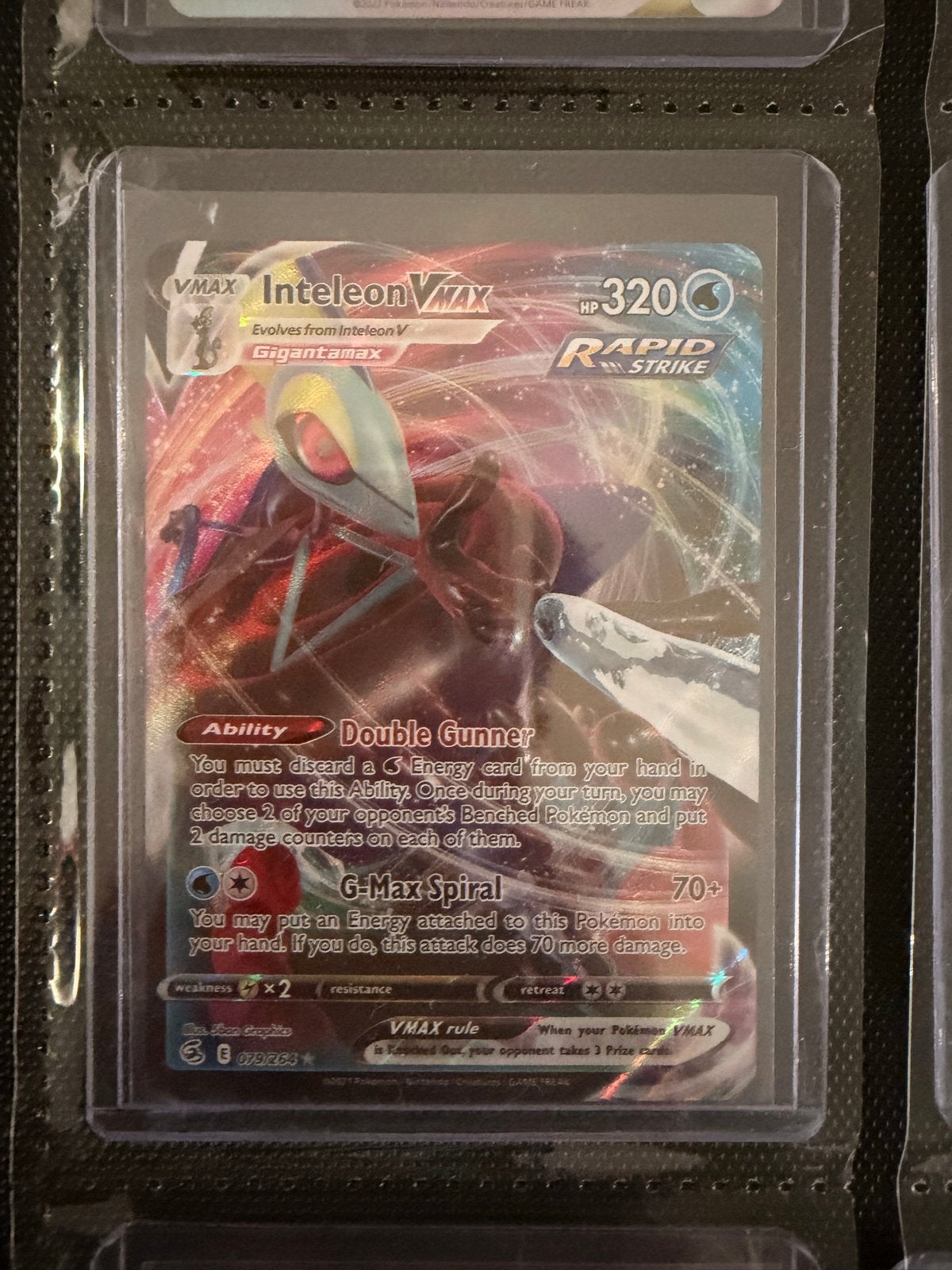 Pokémon TCG: Inteleon VMAX (Rapid Strike) 079/254, Ophalen, Zo goed als nieuw, Losse kaart
