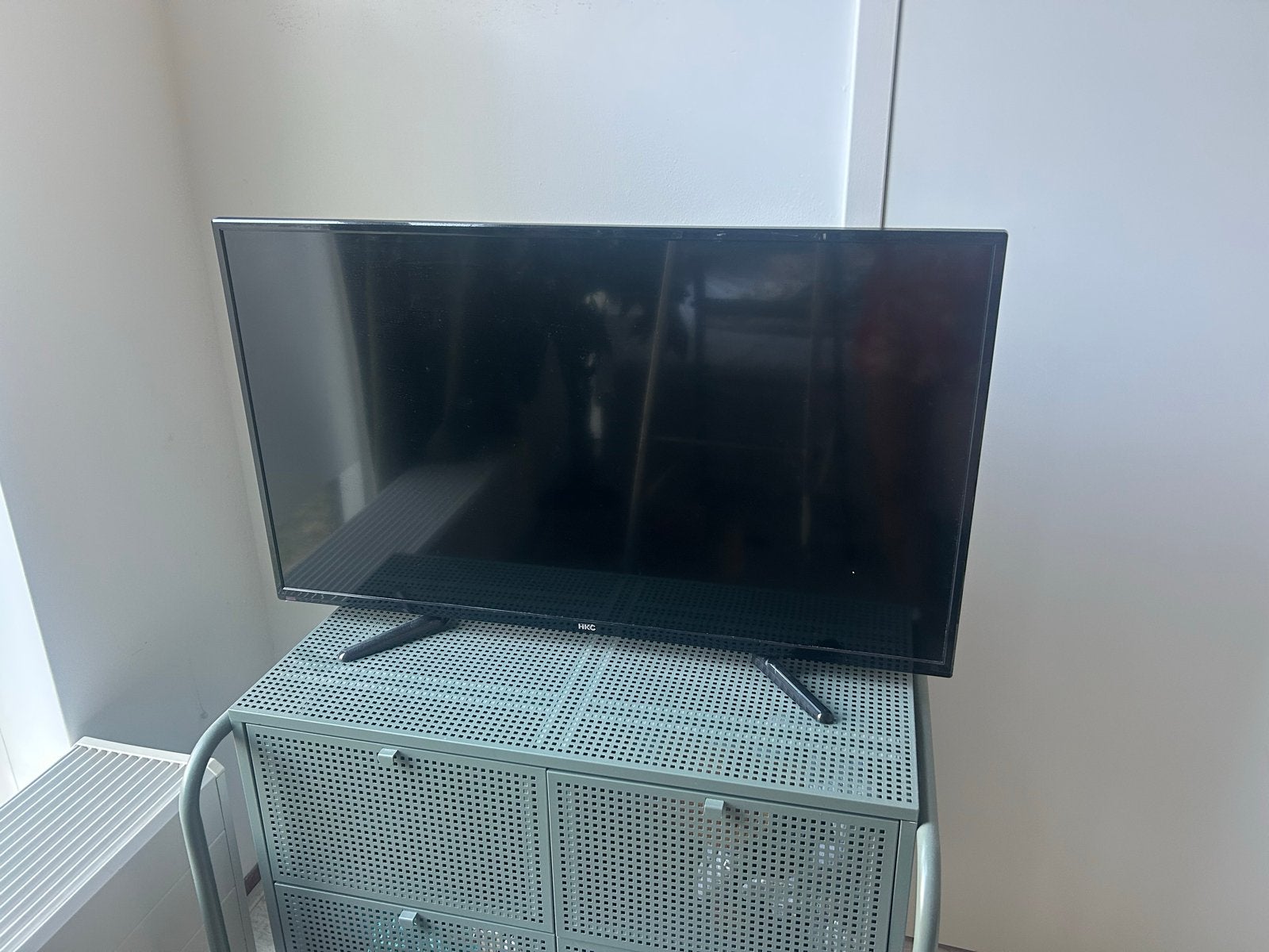 HKC 40" LED TV, 50 Hz, 100 cm of meer, Full HD (1080p), Ophalen
