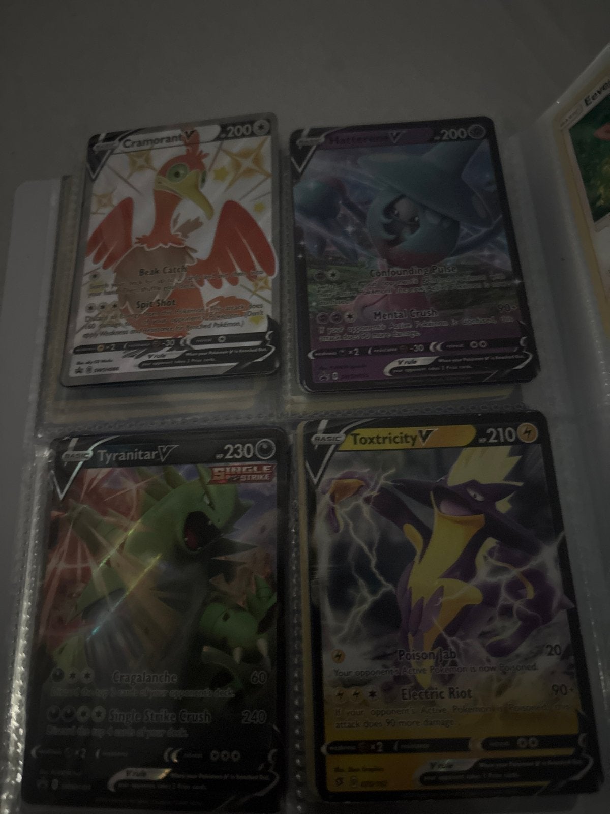 Pokémon V-kaarten: Cramorant, Hatterene, Tyranitar, Toxtrici, Ophalen of Verzenden, Zo goed als nieuw, Meerdere kaarten