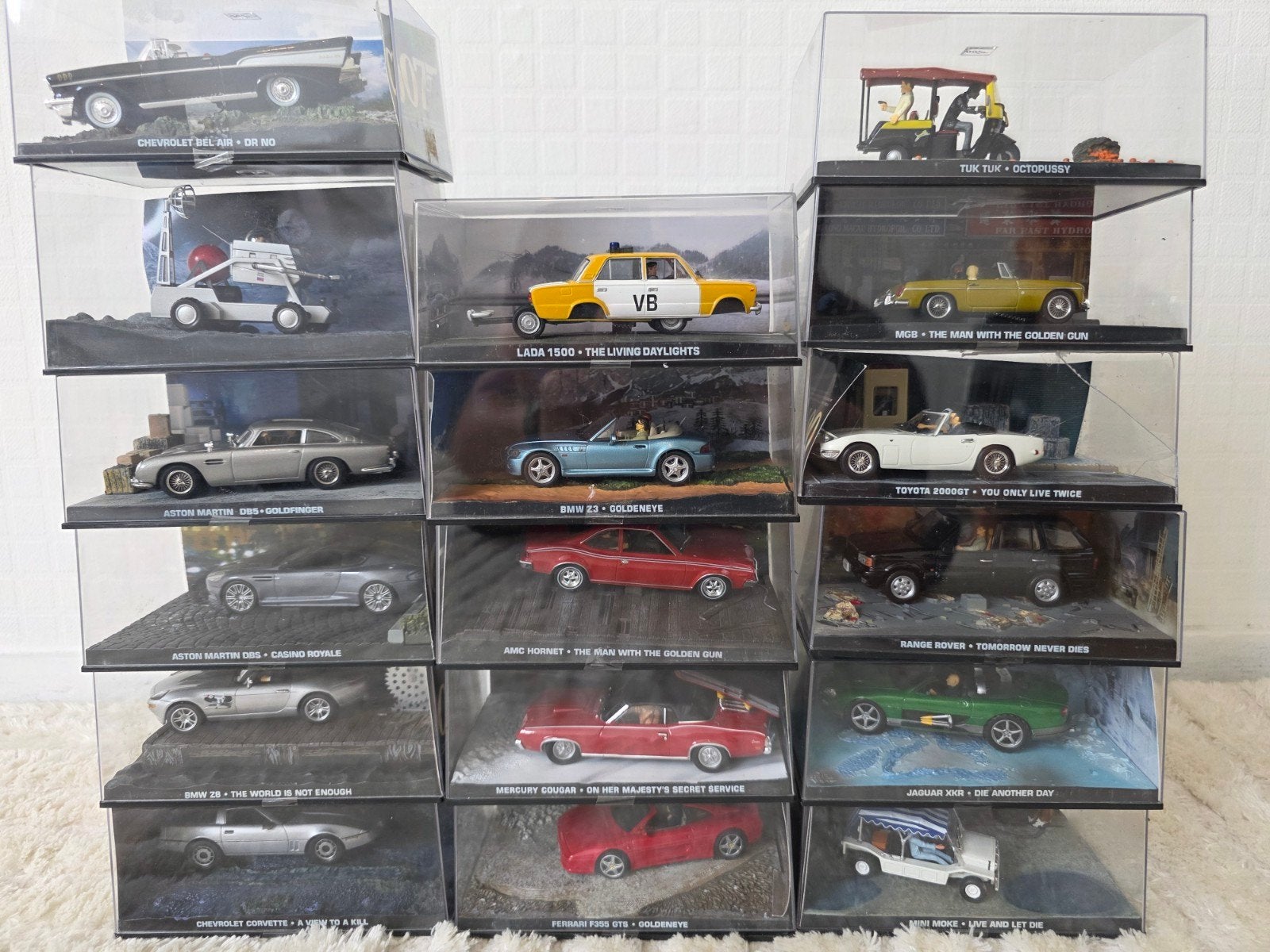 007 James Bond modelauto’s, Ophalen of Verzenden, Zo goed als nieuw, Auto, Overige merken