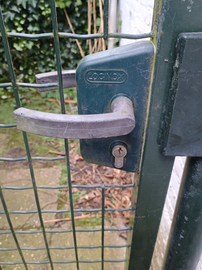 Te koop tuindeur /poort met slot, Ophalen, Gebruikt, Buitendeur, Metaal