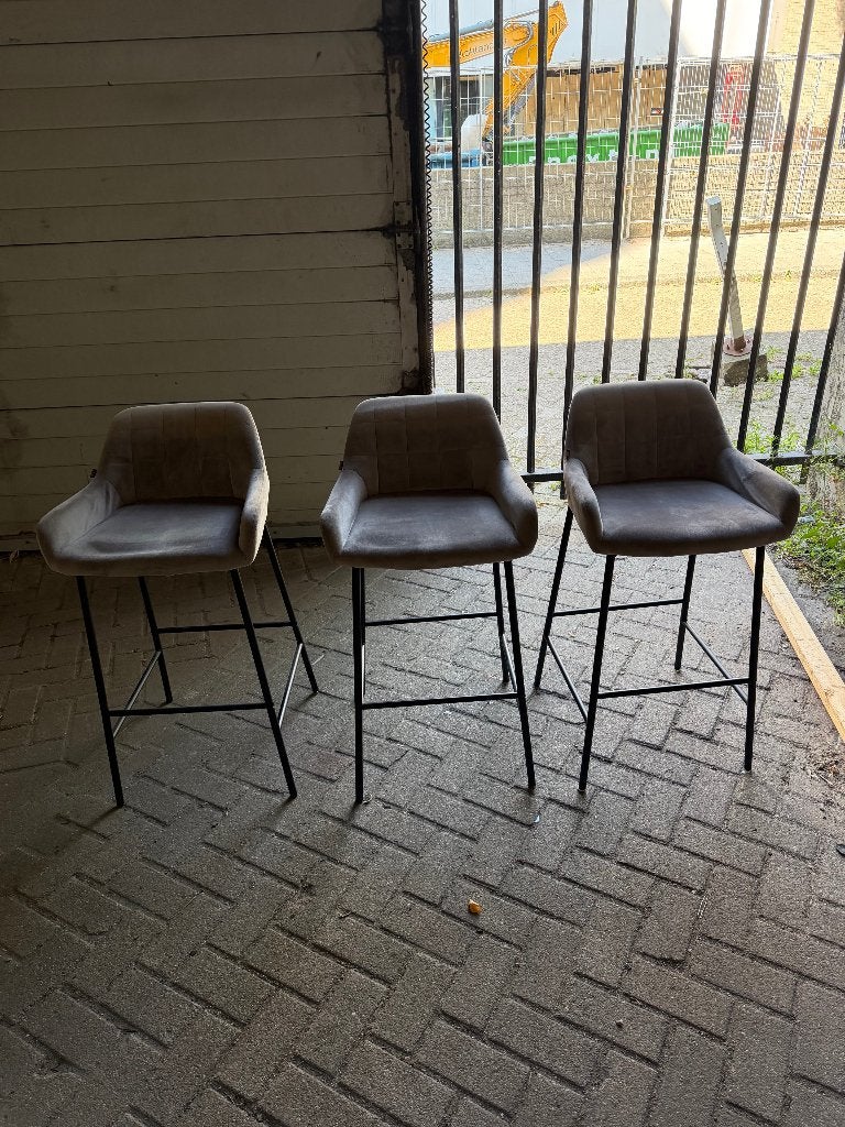 3 ZONS barkrukken taupe met armleuningen, Ophalen, Gebruikt, Met voetsteun, 90 cm of meer