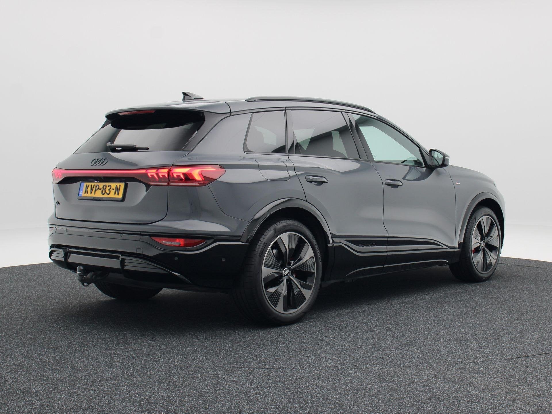 Audi Q6 e-tron S edition performance 100 kWh 306 Pk | Luchtv, Auto's, Automaat, Gebruikt, 2000 kg, SUV of Terreinwagen