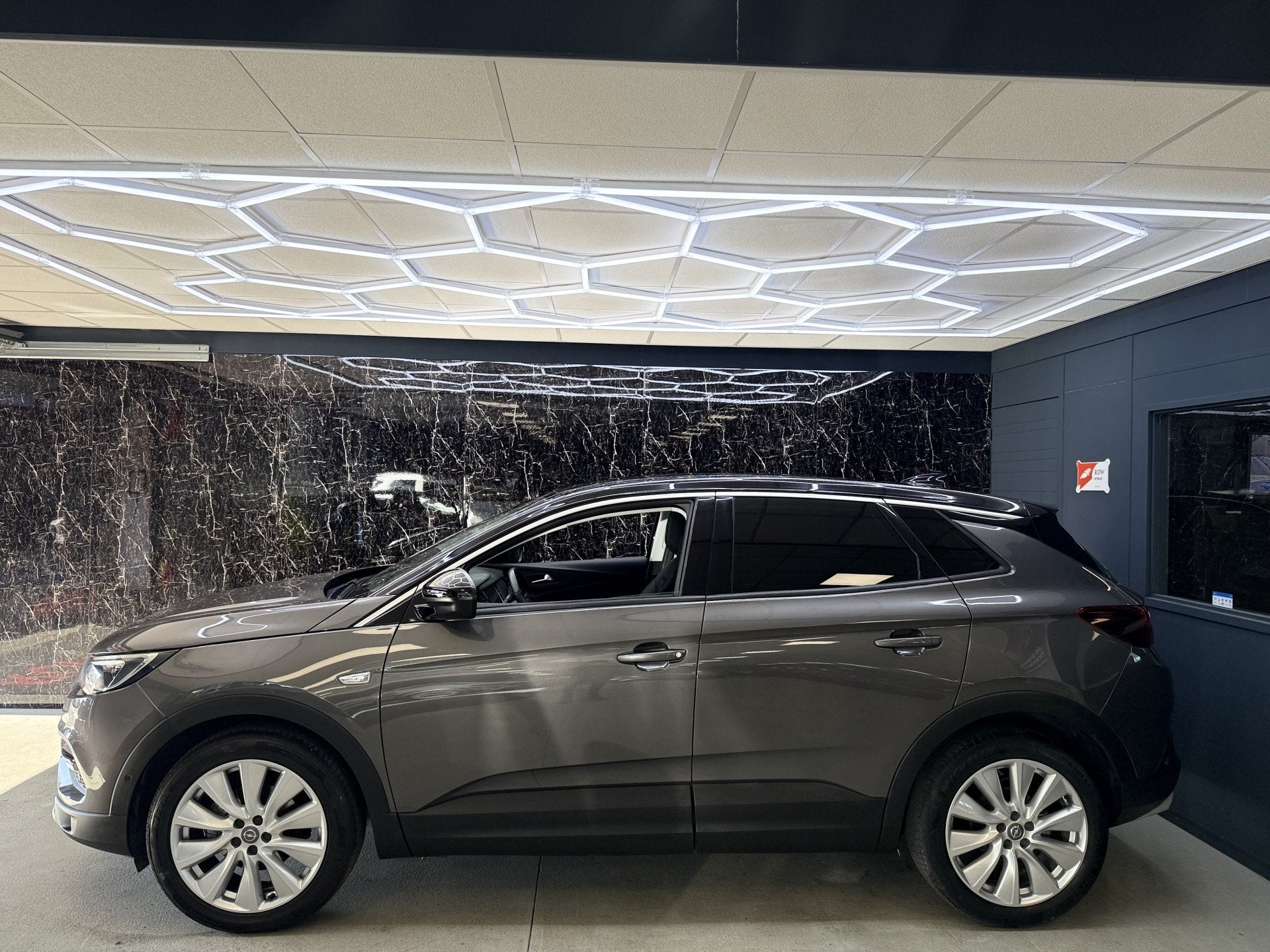 Opel Grandland X 1.2 Turbo ultimate 130pk /CarPlay / stoelve, Auto's, Zwart, 1199 cc, Leder, Nieuw