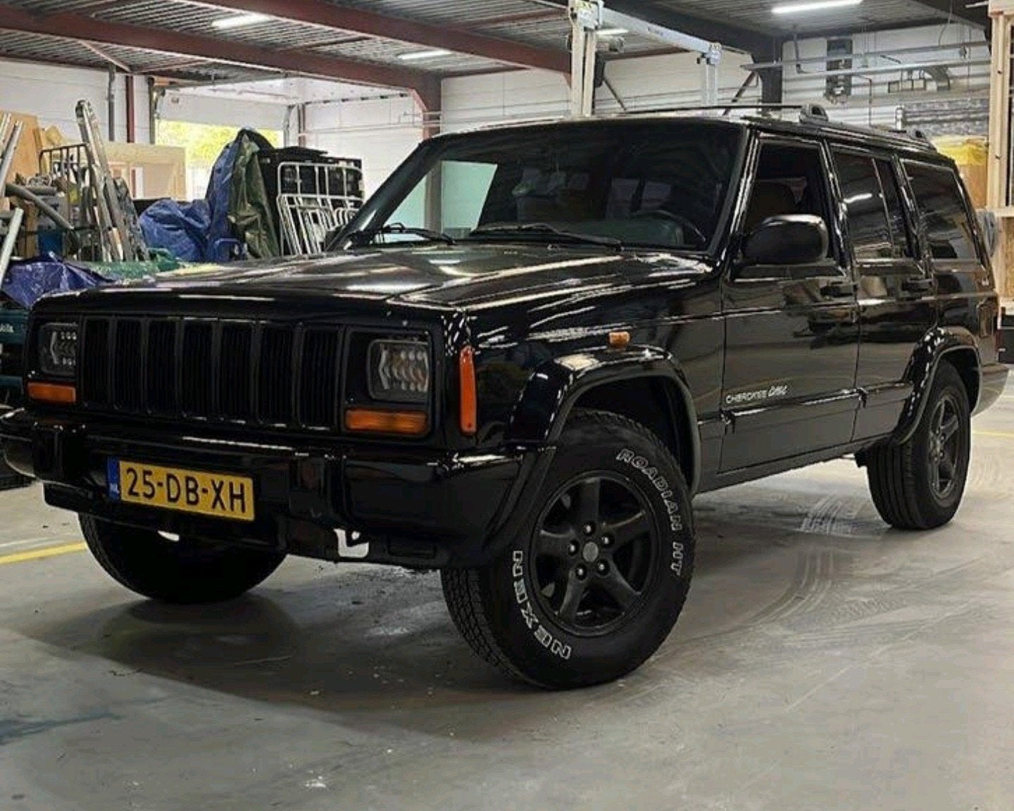Jeep Cherokee 4.0 4x4 1999 Zwart - Project/hobby/onderdelen, Auto's, Jeep, Leder en Stof, Zwart, Origineel Nederlands, Vierwielaandrijving