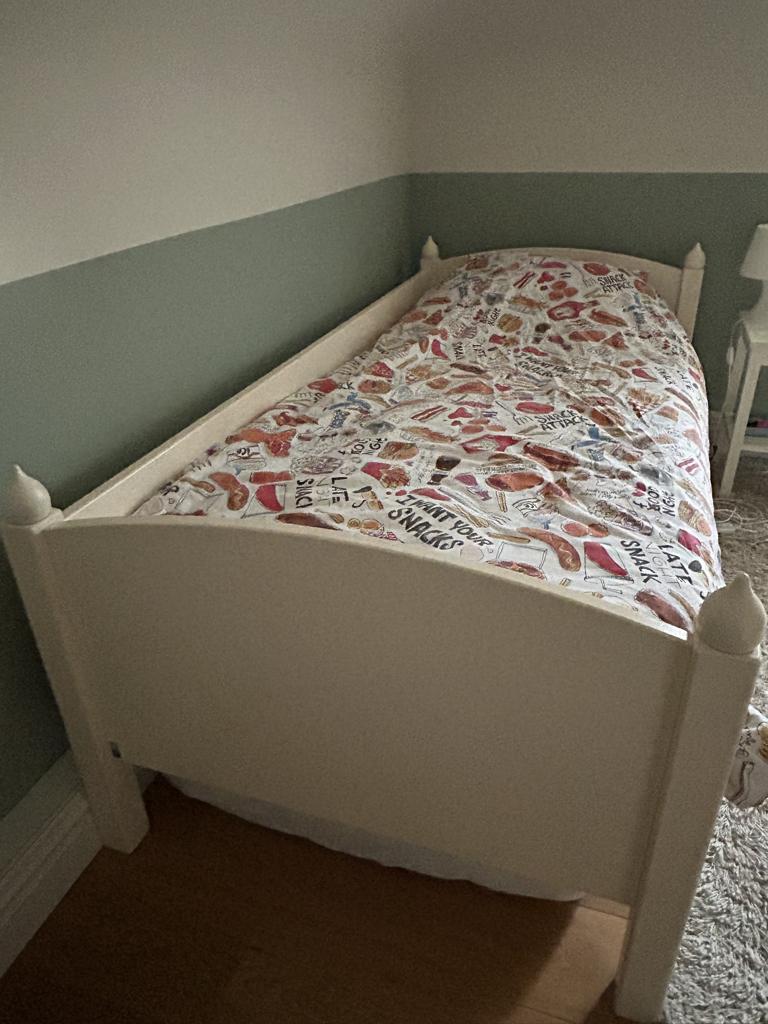 Disney Small World bed en 3 Deurs kast, Ophalen, 85 tot 100 cm, Gebruikt, Lattenbodem