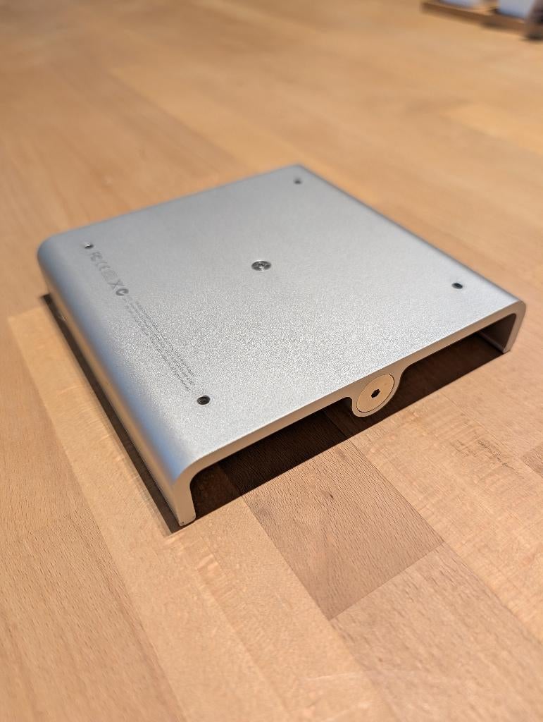 Originele Apple Vesa Mount Adapter Kit (A1313 / MD179ZM/A), Computers en Software, Monitoren, Nieuw, 60 Hz of minder, Thunderbolt