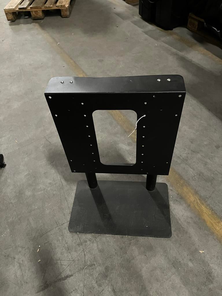 Zwart metalen standaard/beugel voor scherm of display, Gebruikt, Audipack, Audipack, Ophalen