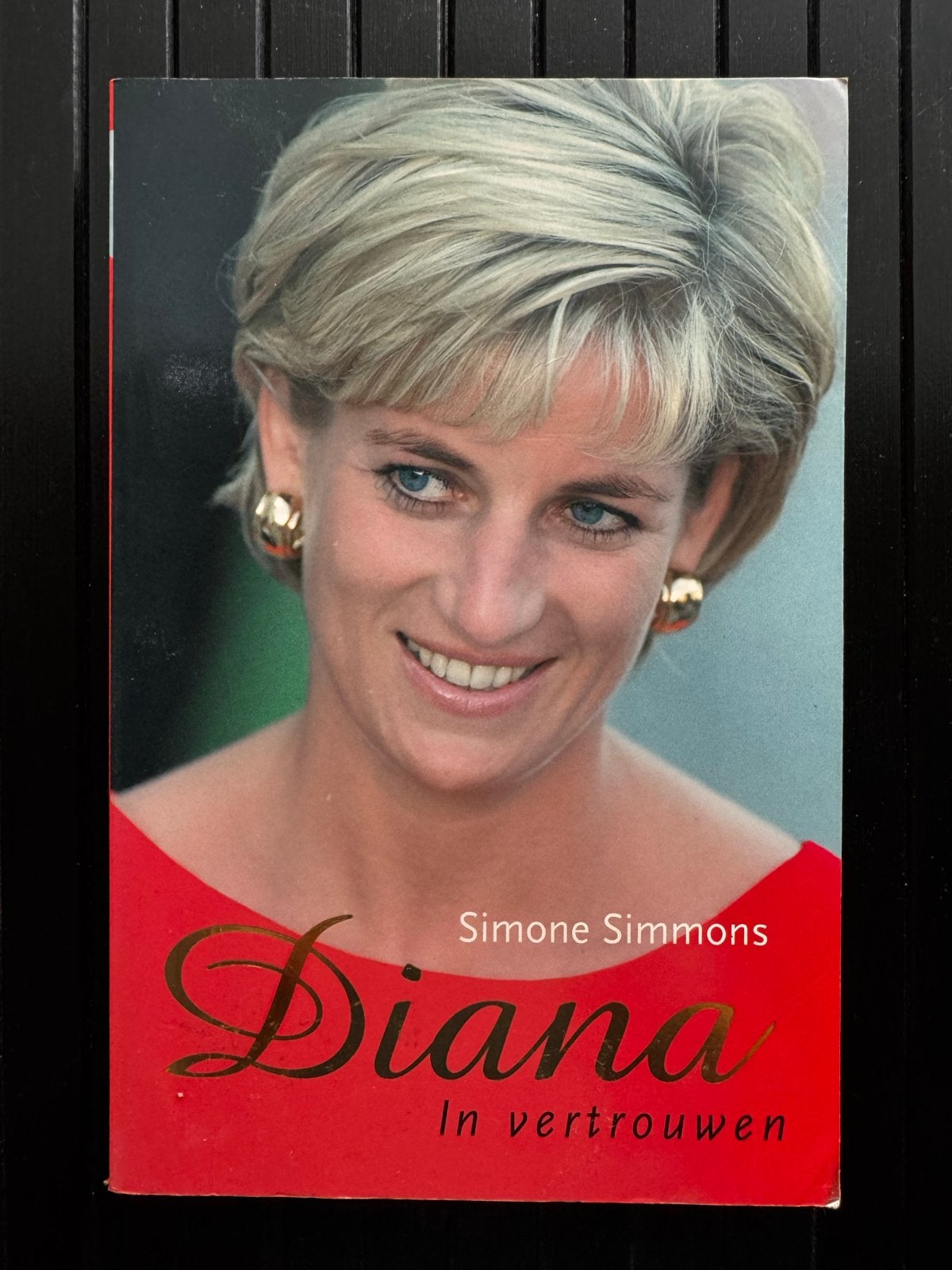 Boek: Diana - In vertrouwen door Simone Simmons, Ophalen of Verzenden, Gelezen, Overige