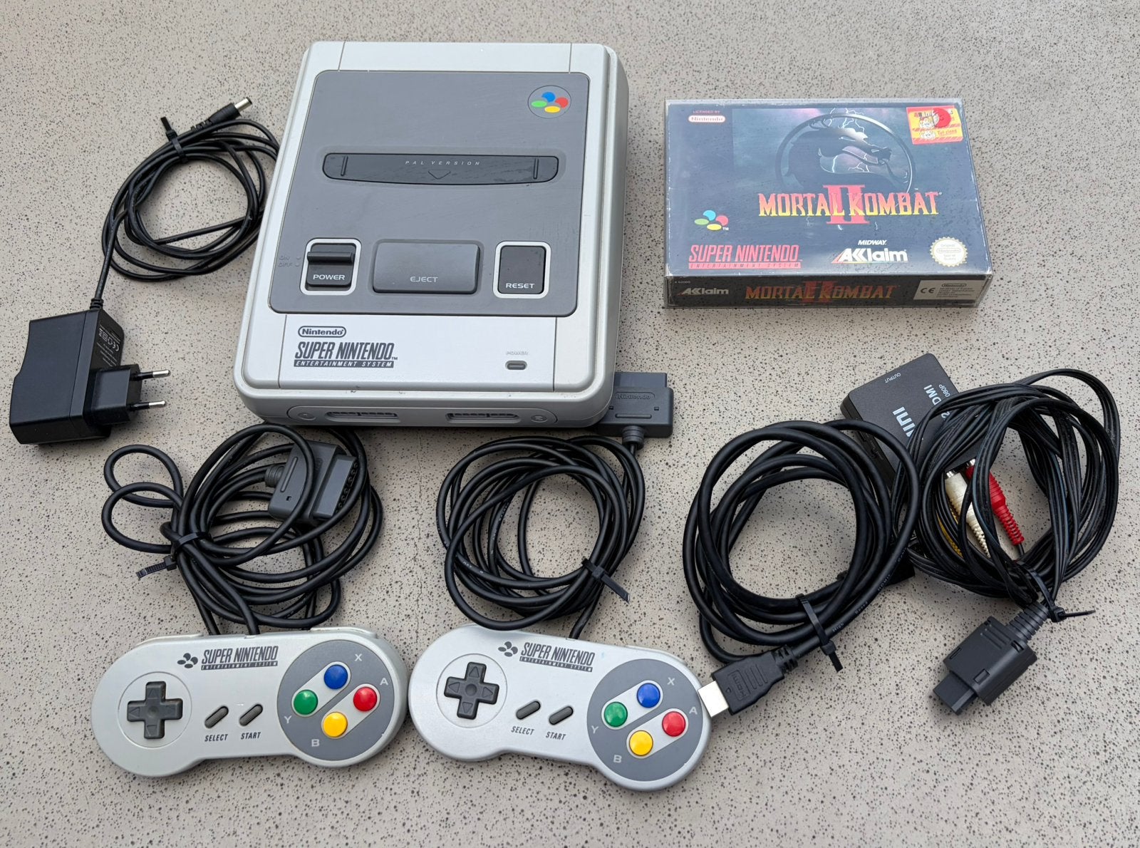 Snes in zeer mooie staat met Mortal Kombat 2 en HDMI adapter, Spelcomputers en Games, Ophalen of Verzenden, Zo goed als nieuw