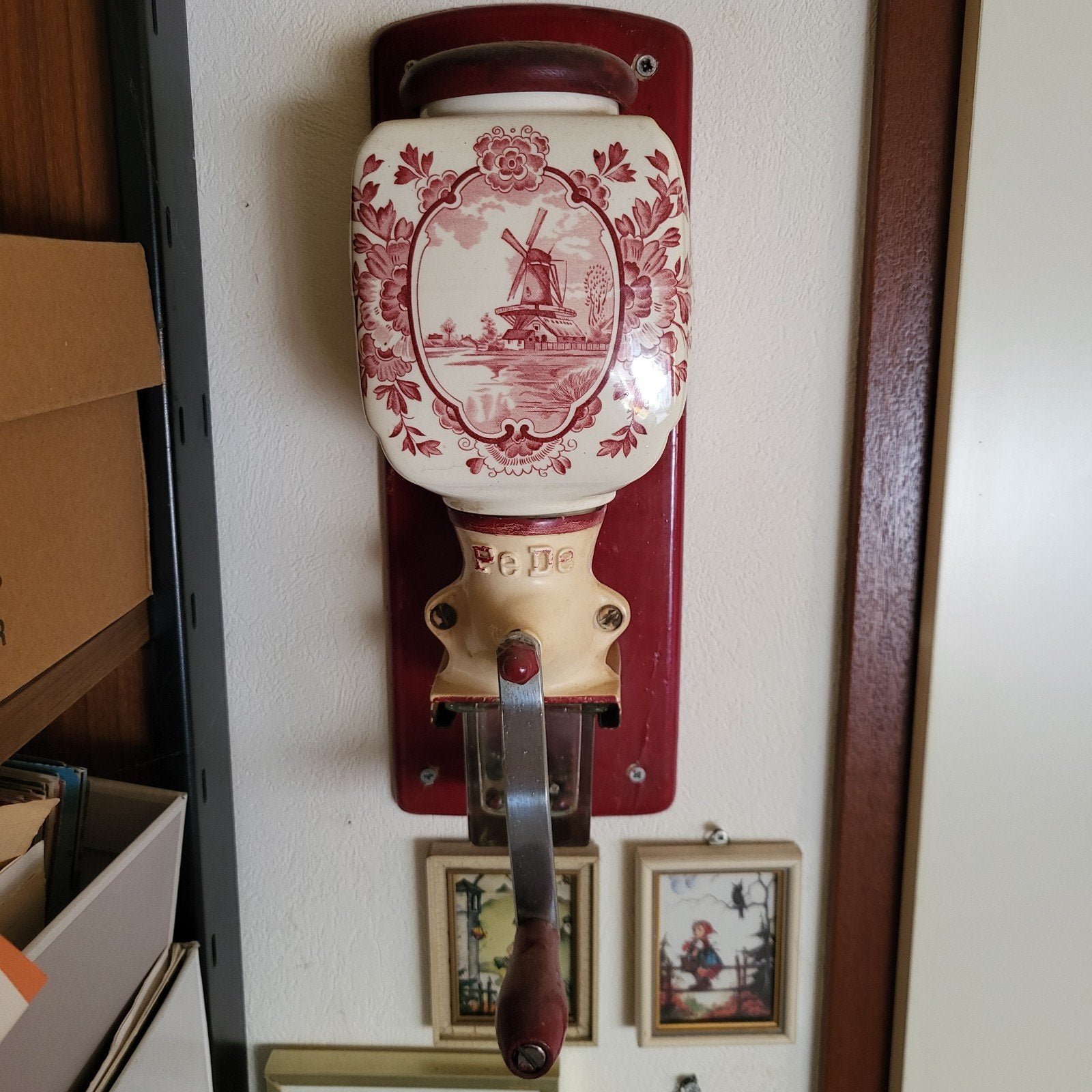 Antieke Wandkoffiemolen met Molenlandschap Decor, Antiek en Kunst, Ophalen of Verzenden