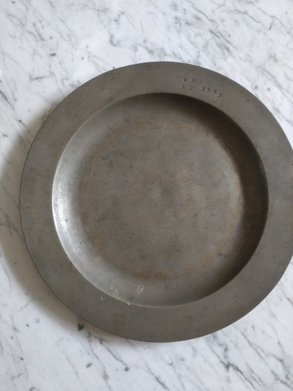 Antiek tinnen bord uit 1779 - 28 cm diameter, Antiek en Kunst, Ophalen