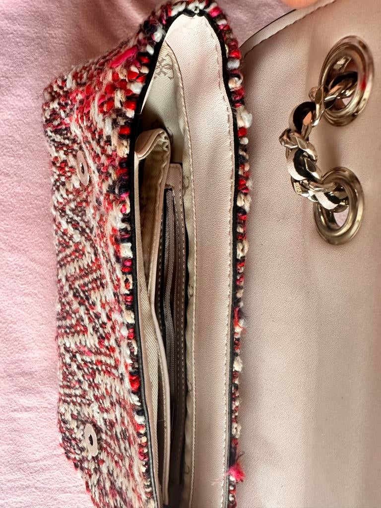 Stijlvolle Guess schoudertas - rood, wit, zwart tweed, Ophalen of Verzenden, Zo goed als nieuw, Overige kleuren, Schoudertasje