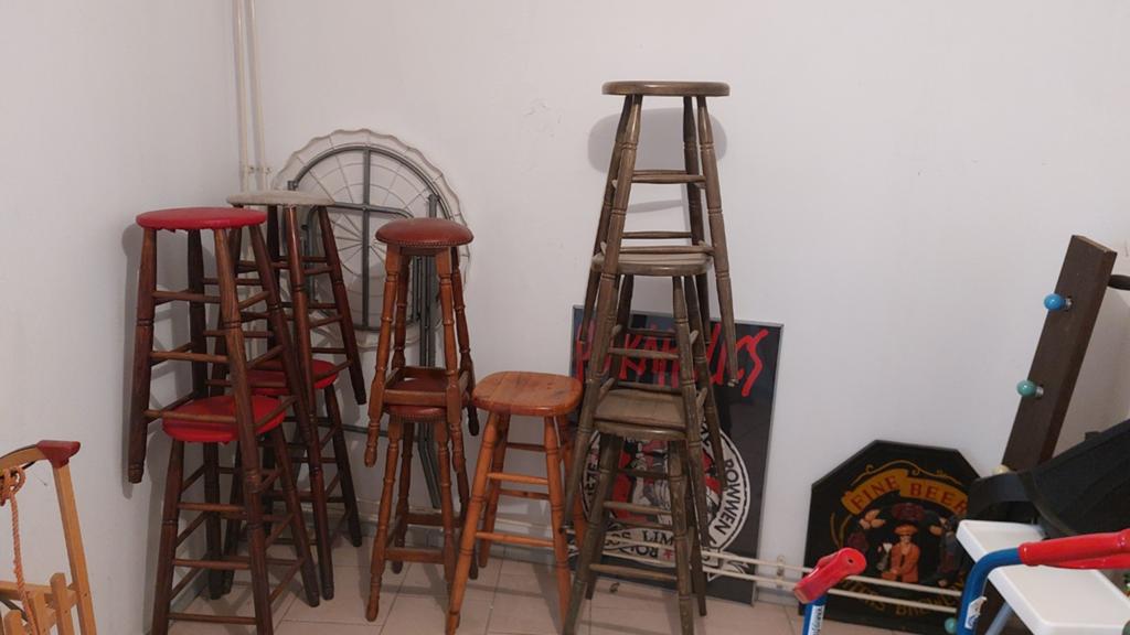 10 barkrukken, Huis en Inrichting, Barkrukken, Ophalen, Met voetsteun, Hout, Gebruikt
