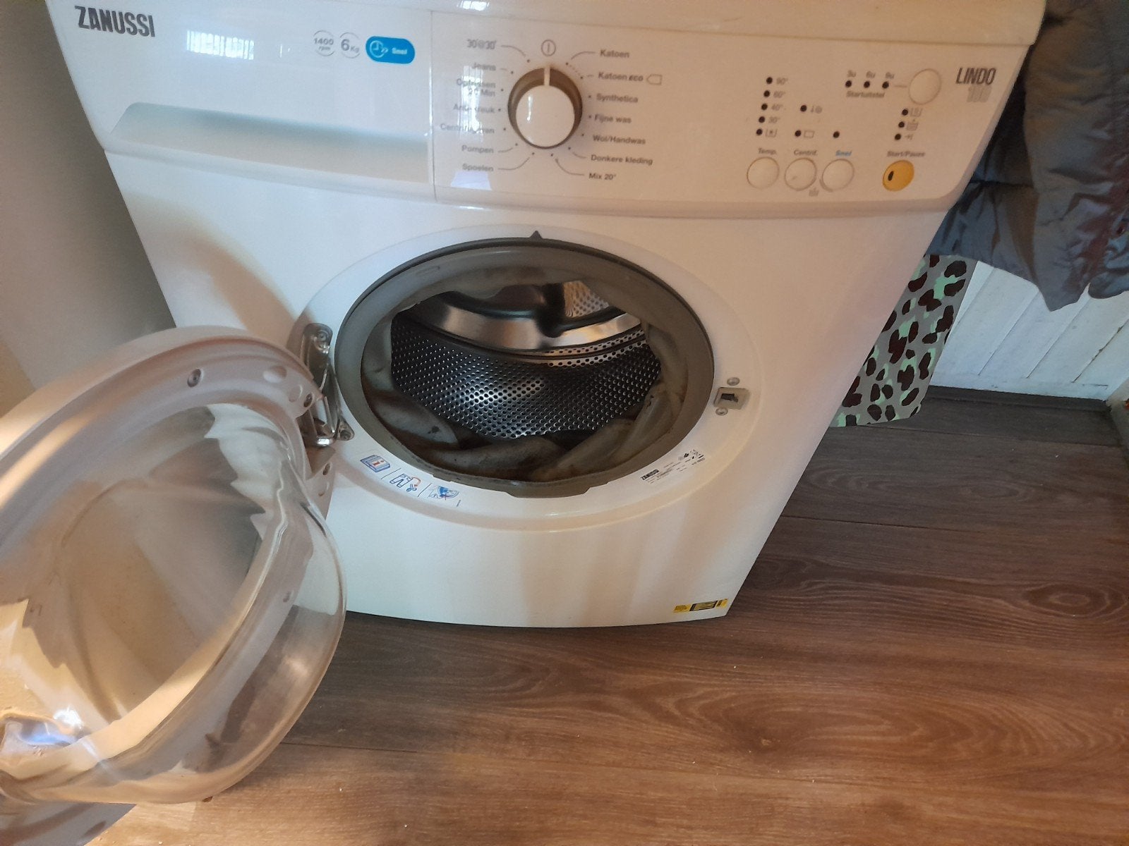 zanussi, Ophalen, 1200 tot 1600 toeren, 85 tot 90 cm