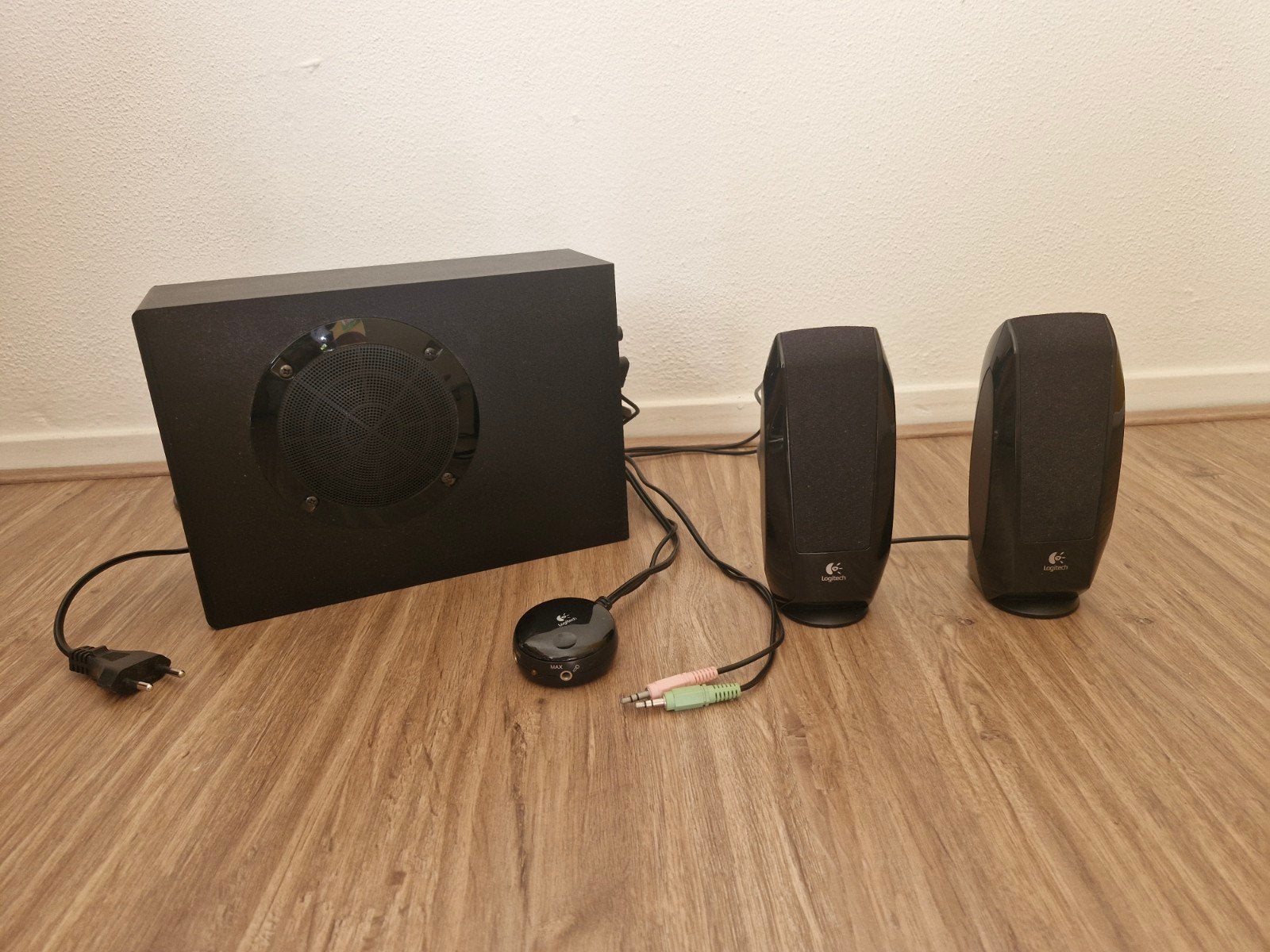 Logitech 2.1 Luidsprekerset met Subwoofer, Computers en Software, Pc speakers, Gebruikt, Audiokanaal 2.1, Ophalen