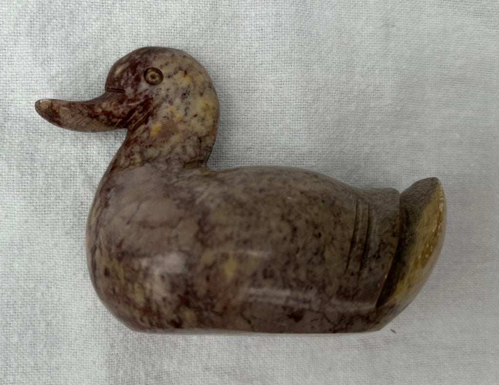 Beeldje, mooie stenen eend, 9 x 6 cm, Ophalen of Verzenden