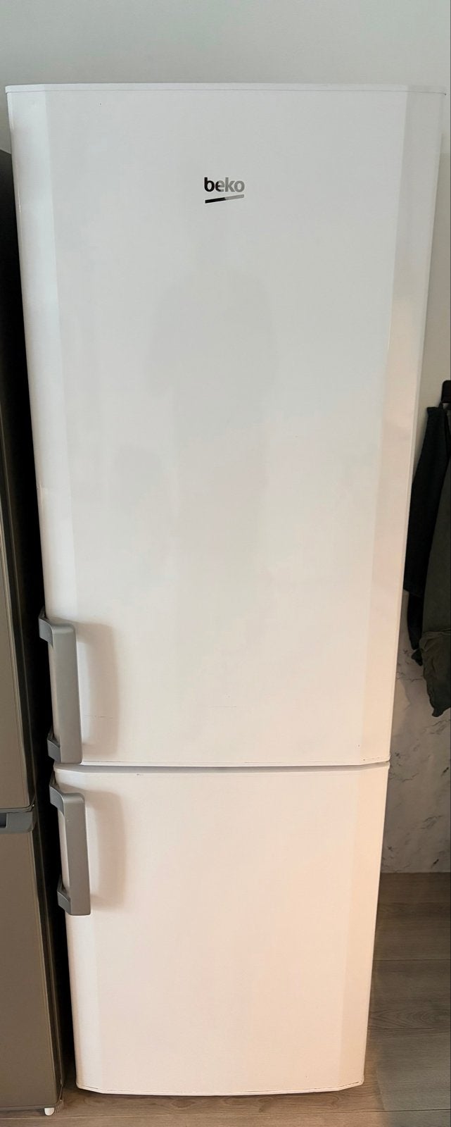 Beko Koel-vriescombinatie - Wit, Ophalen, Gebruikt, 200 liter of meer, Met aparte vriezer