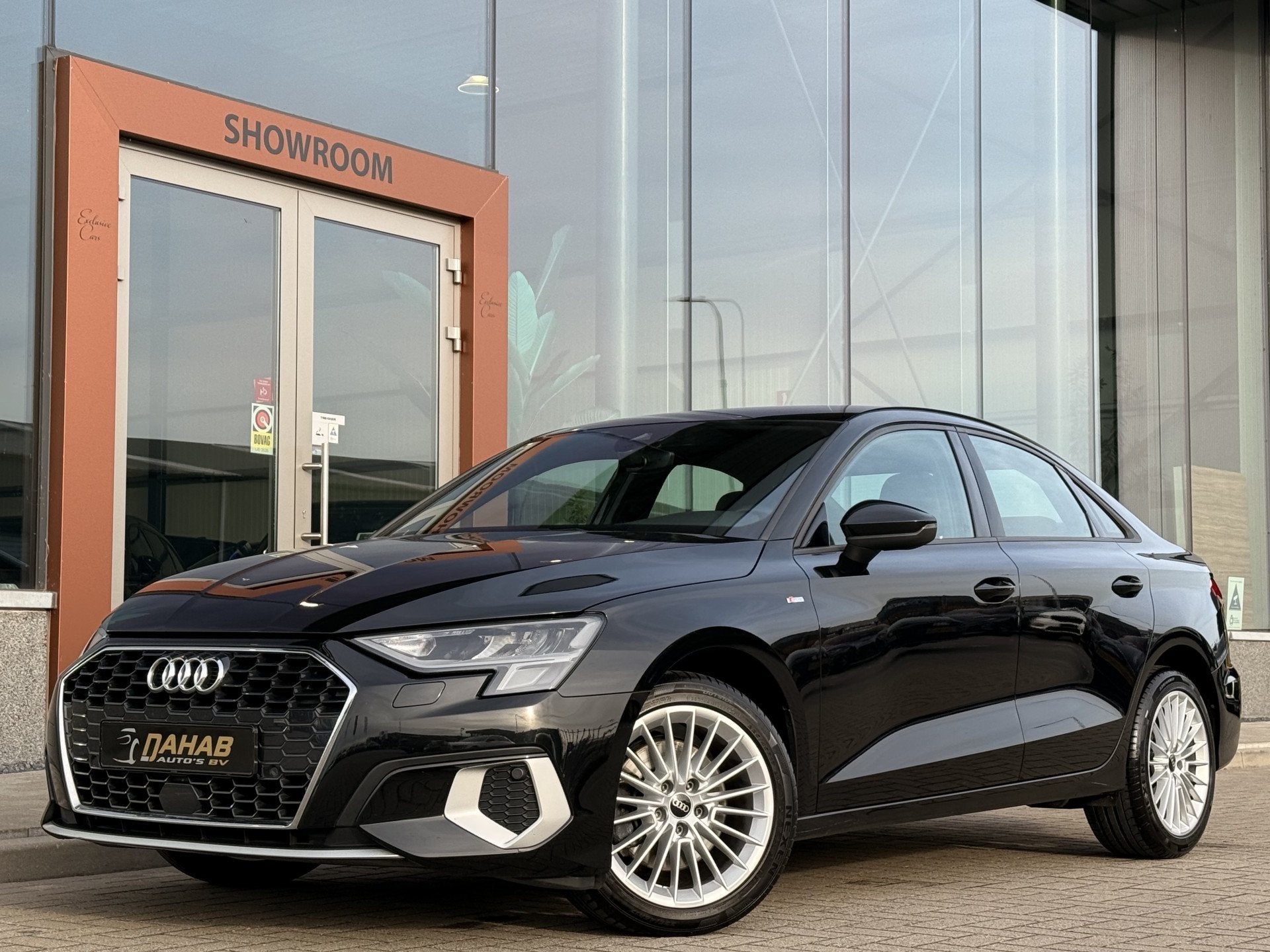 Audi A3 Limousine 30 TFSI Advanced edition | Navi | ACC | St, Dealer onderhouden, Stof, Gebruikt, 680 kg