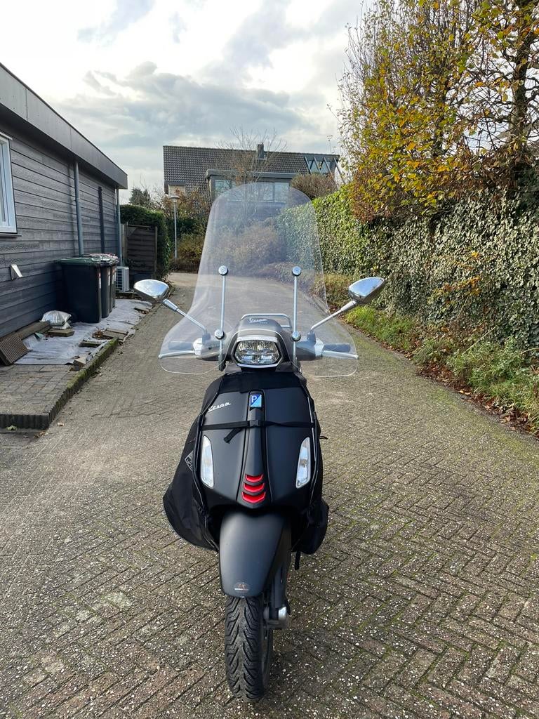 Vespa Sprint uit 2023 45km per uur te koop!, Fietsen en Brommers, Scooters | Vespa, Ophalen, Zo goed als nieuw, Benzine, Overige modellen