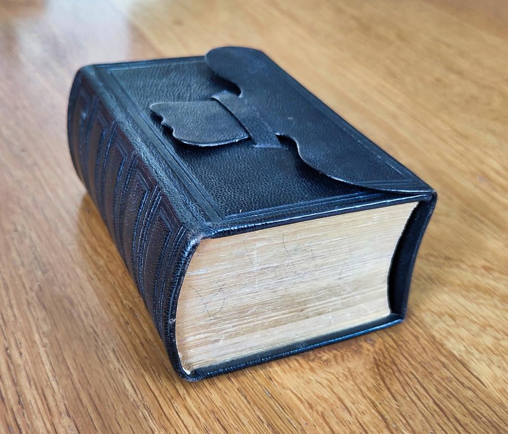 Kleine antieke Statenbijbel, Antiek en Kunst, Ophalen of Verzenden