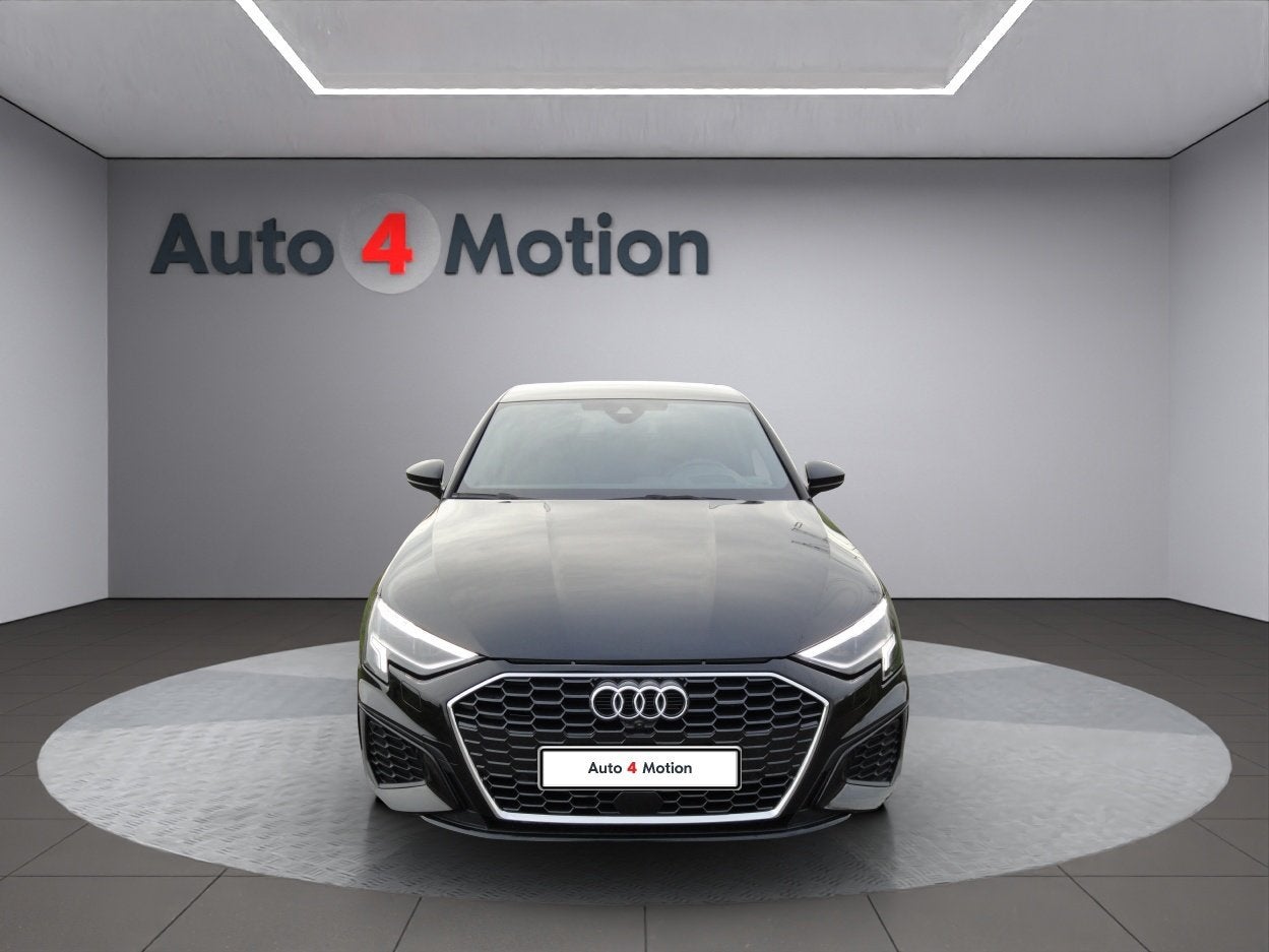 Foto 2 van Audi A3 Sportback 40TFSI e S edition Competition Full LED+NA