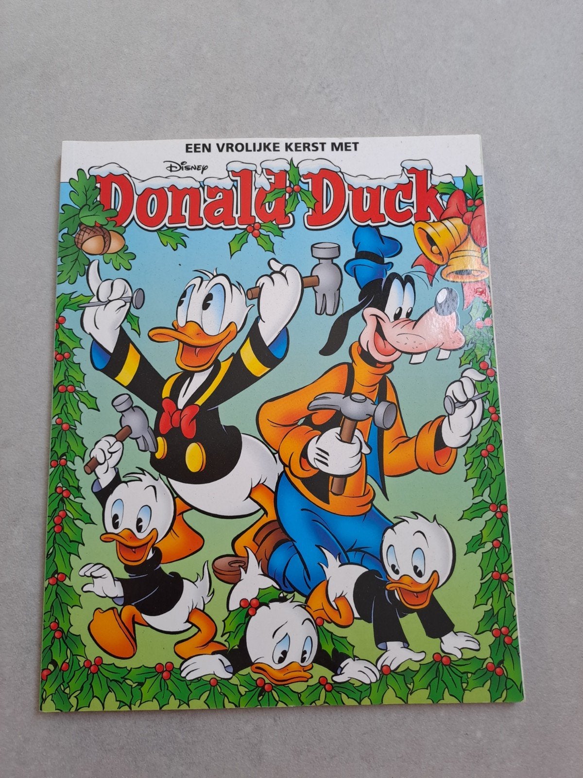 Donald Duck - Een Vrolijke Kerst met Donald Duck, Eén stripboek, Ophalen of Verzenden, Zo goed als nieuw, Walt Disney
