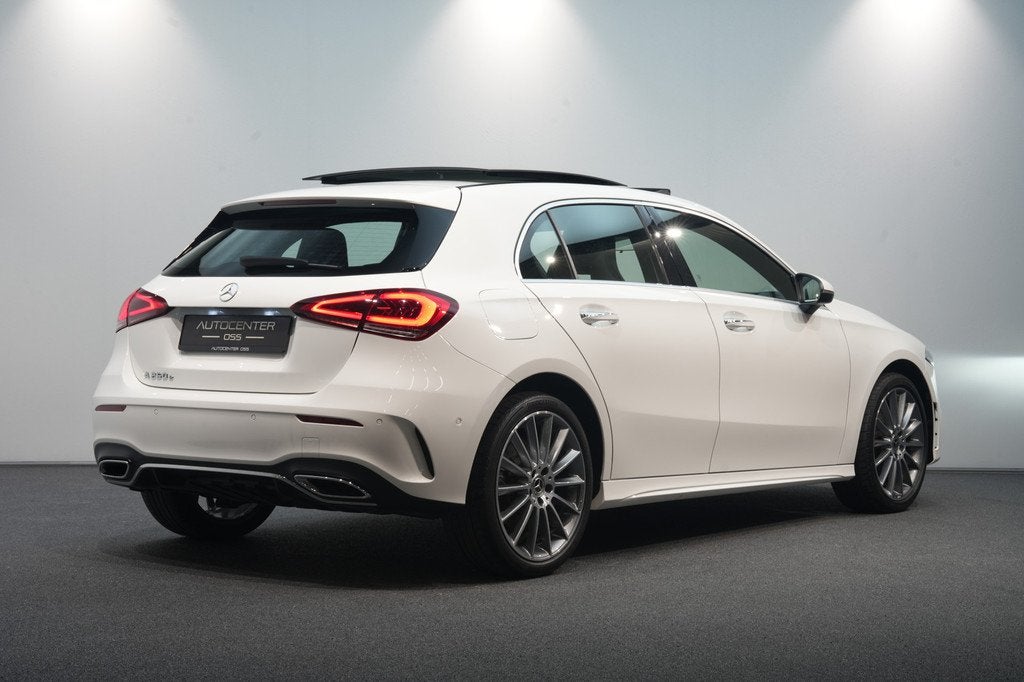 Mercedes-Benz A-Klasse 250 e AMG  PANO  TREKHAAK  K, 12 maanden, Gebruikt, Zwart, 4 cilinders