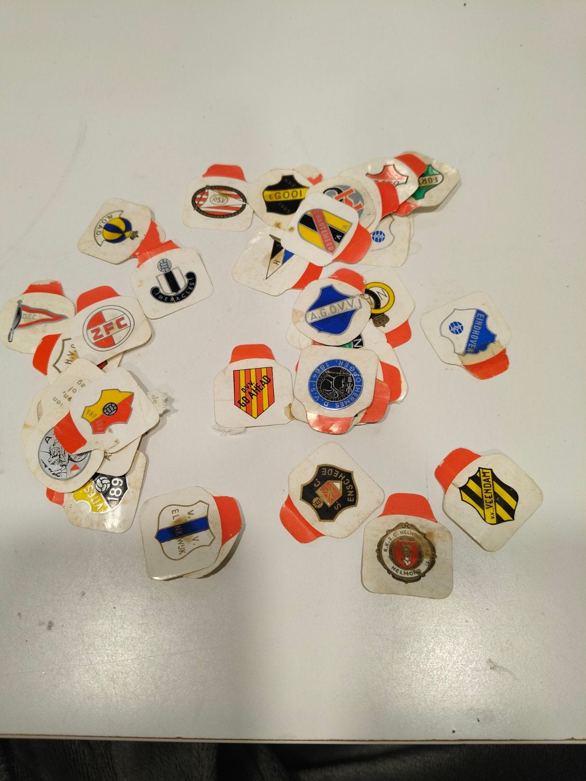 Voetbal Club emblemen van Samson, Hercules of Ascot shag, Verzamelen, Sportartikelen en Voetbal, Verzenden, Gebruikt, Overige binnenlandse clubs