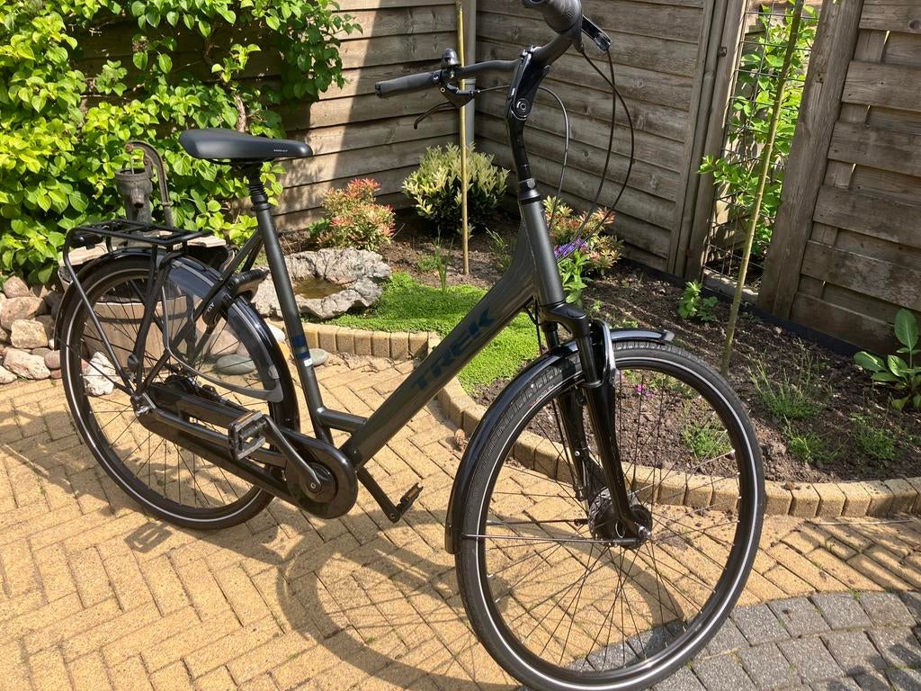 Trek District 2 damesfiets z.g.a.n., Fietsen en Brommers, Elektrische fietsen, 59 cm of meer, Ophalen, Zo goed als nieuw, Overige merken