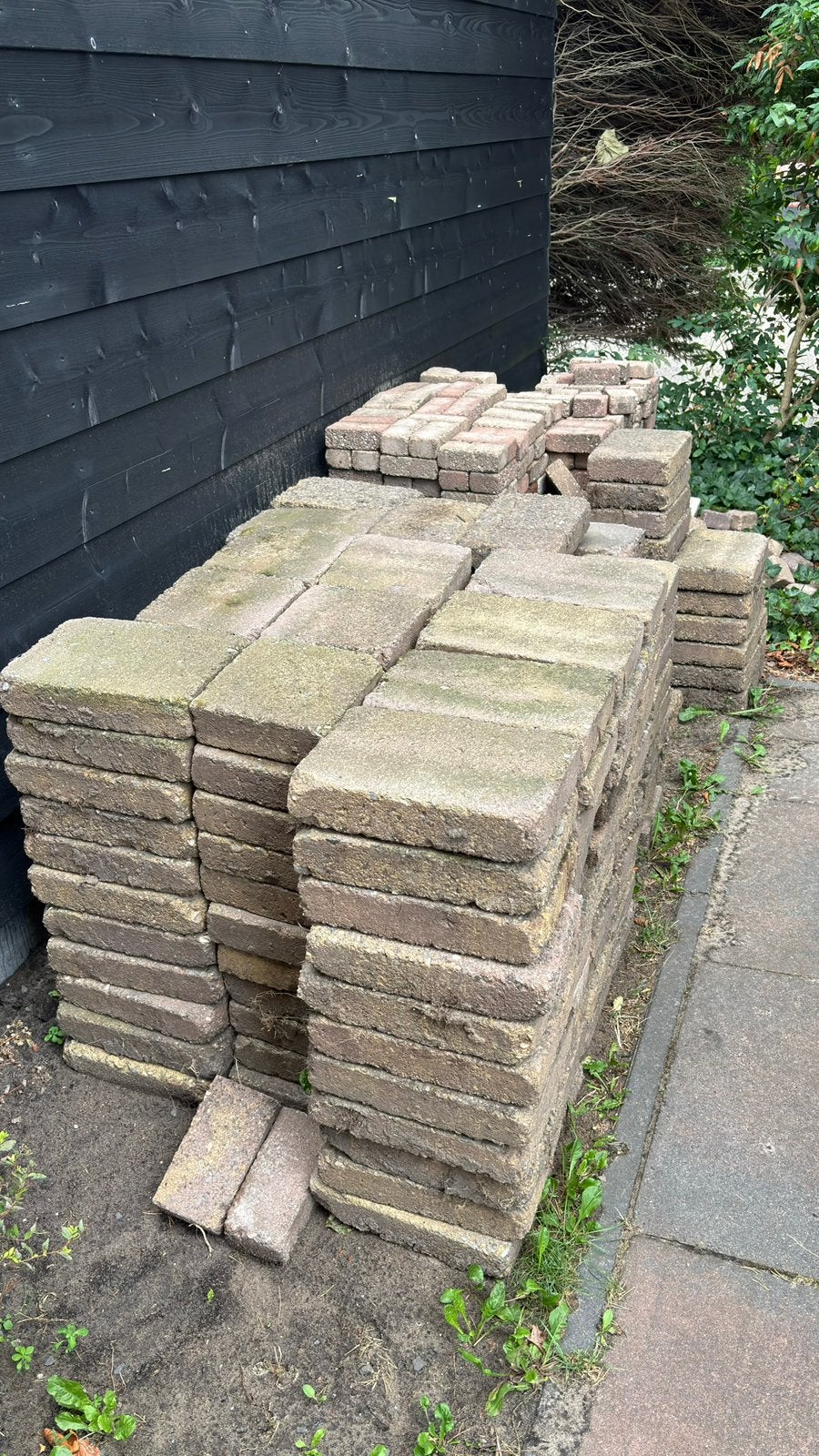 Gratis af te halen groot aantal tegels, verschillende maten, Ophalen, Gebruikt, 10 m² of meer, Beton
