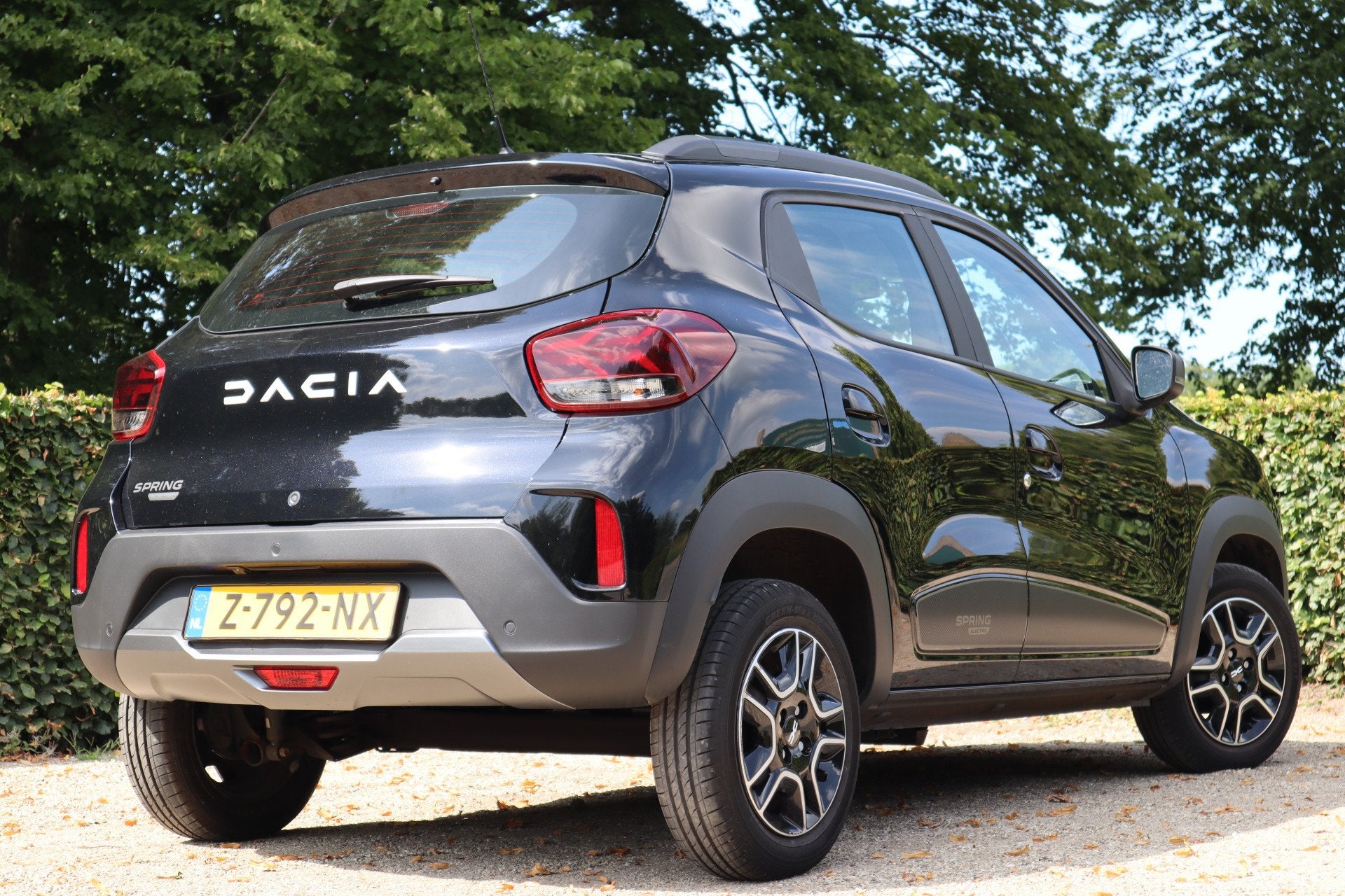 Dacia Spring Expression 27 kWh | Camera | Carplay | Lederen, 12 maanden, Gebruikt, 234 min, Zwart