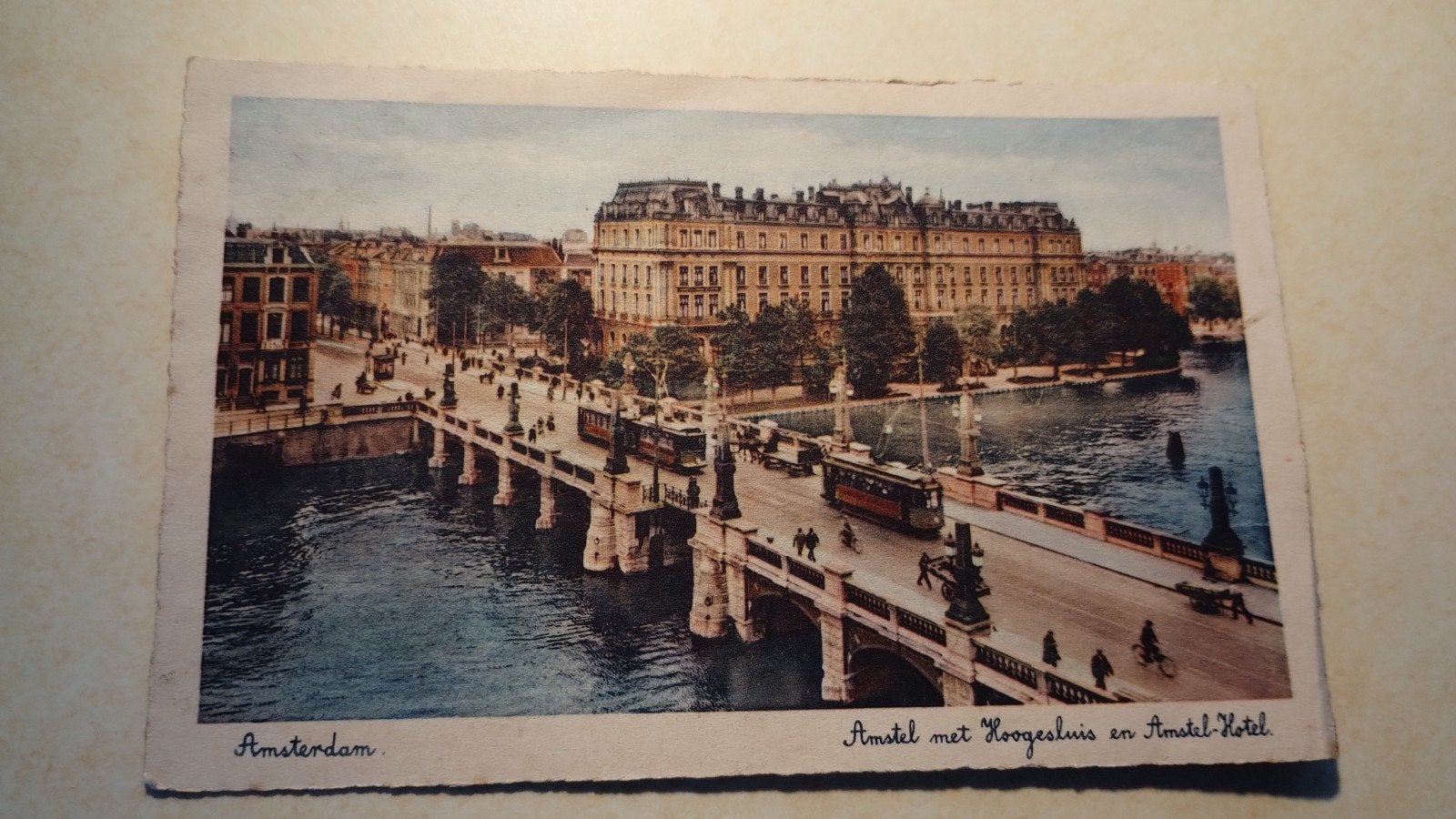 Ansichtkaart Amsterdam: Amstel met Hoogesluis en Amstel-, Verzamelen, Ophalen of Verzenden, 1920 tot 1940, Gelopen, Noord-Holland