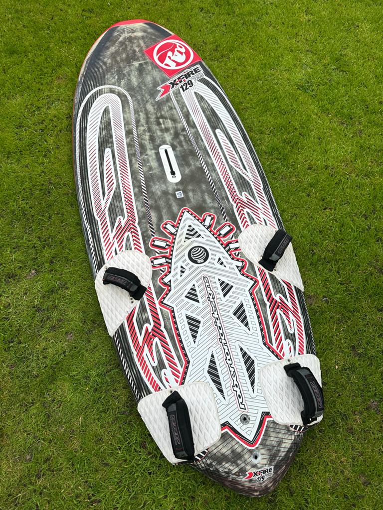 RRD X-Fire 129 Limited Edition - 228x85cm carbon board, Watersport en Boten, Windsurfen, Gebruikt, Plank, RRD, Minder dan 250 cm