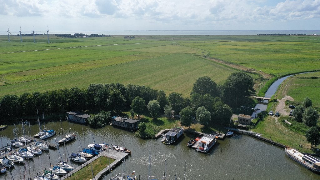 Houseboat Happy op top locatie, 36 m², 3 kamers, Friesland