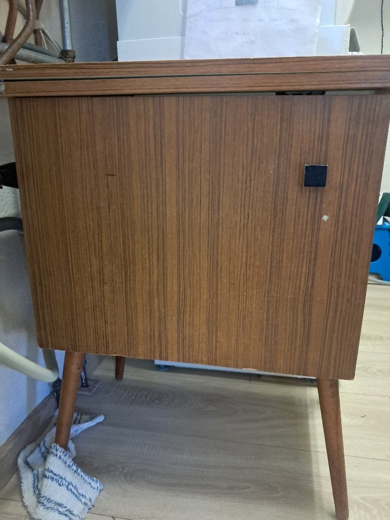 Te koop.naaimeubel, Ophalen, Gebruikt, Naaimachine, Overige merken